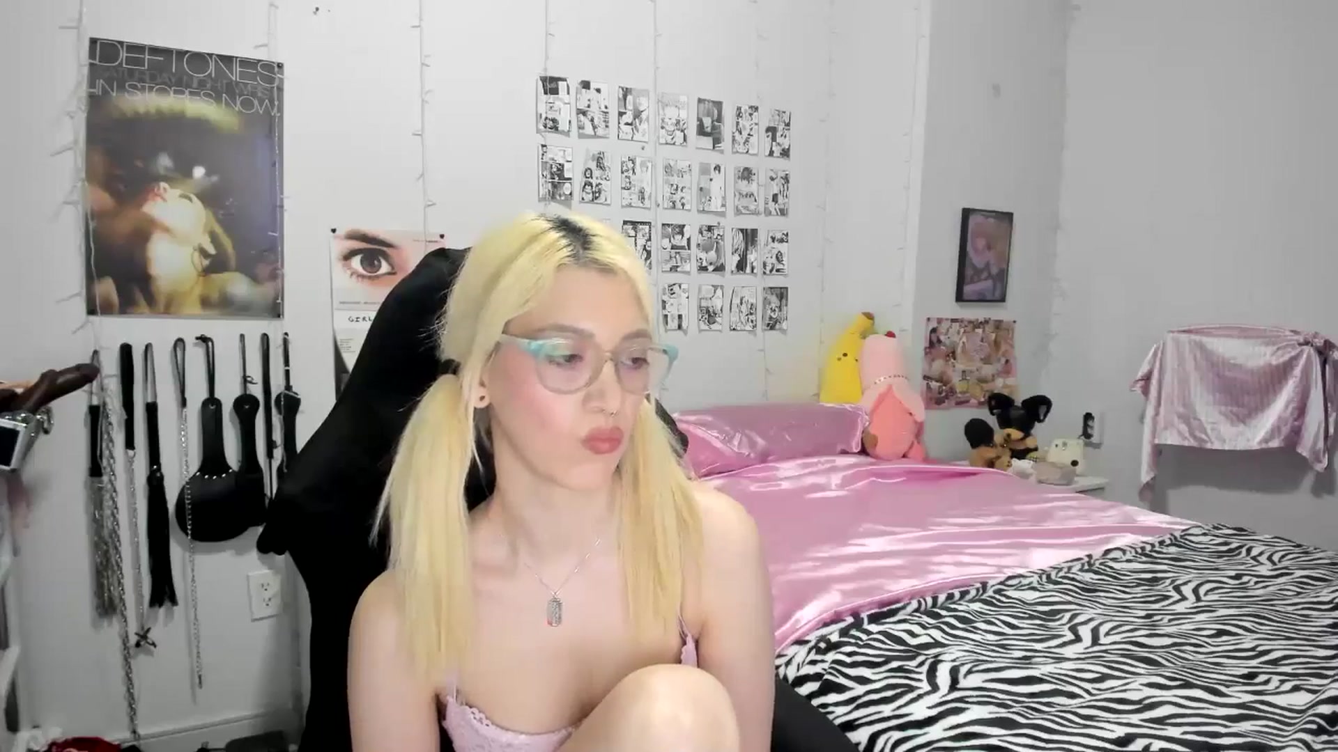 Gallery image thumbnail from AnnaTame's myfreecams stream on, 04/28/2025, 04:53 image 12 of 20