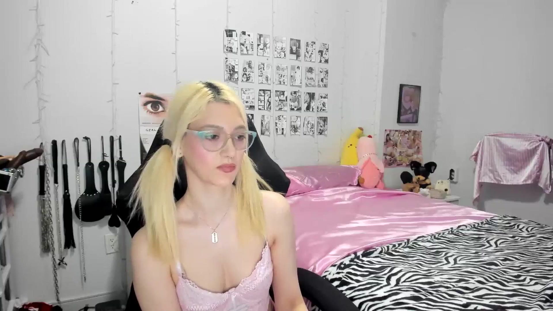 Gallery image thumbnail from AnnaTame's myfreecams stream on, 04/28/2025, 04:53 image 5 of 20