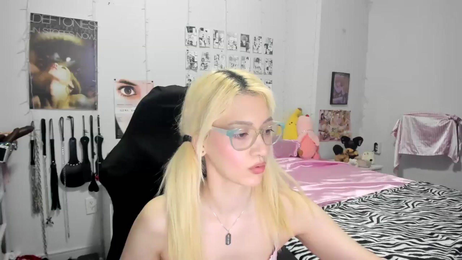 Gallery image thumbnail from AnnaTame's myfreecams stream on, 04/28/2025, 04:53 image 19 of 20