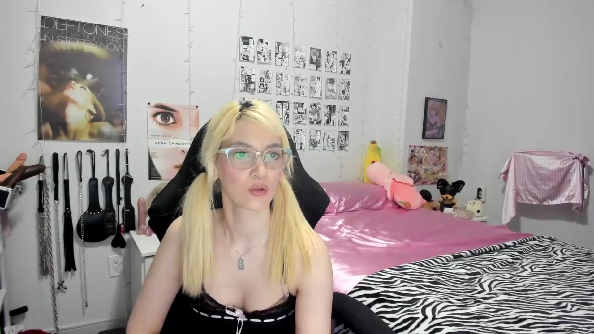 Gallery image thumbnail from AnnaTame's myfreecams stream on, 04/30/2025, 04:34 image 2 of 20