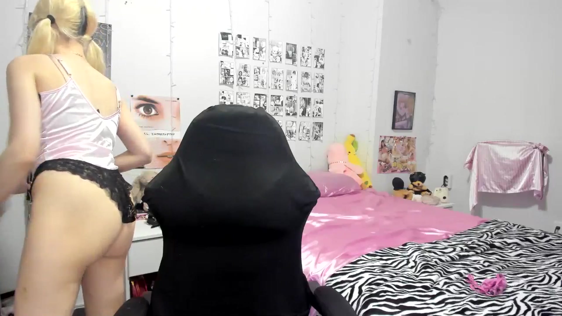 Gallery image thumbnail from AnnaTame's myfreecams stream on, 05/05/2025, 04:07 image 10 of 20