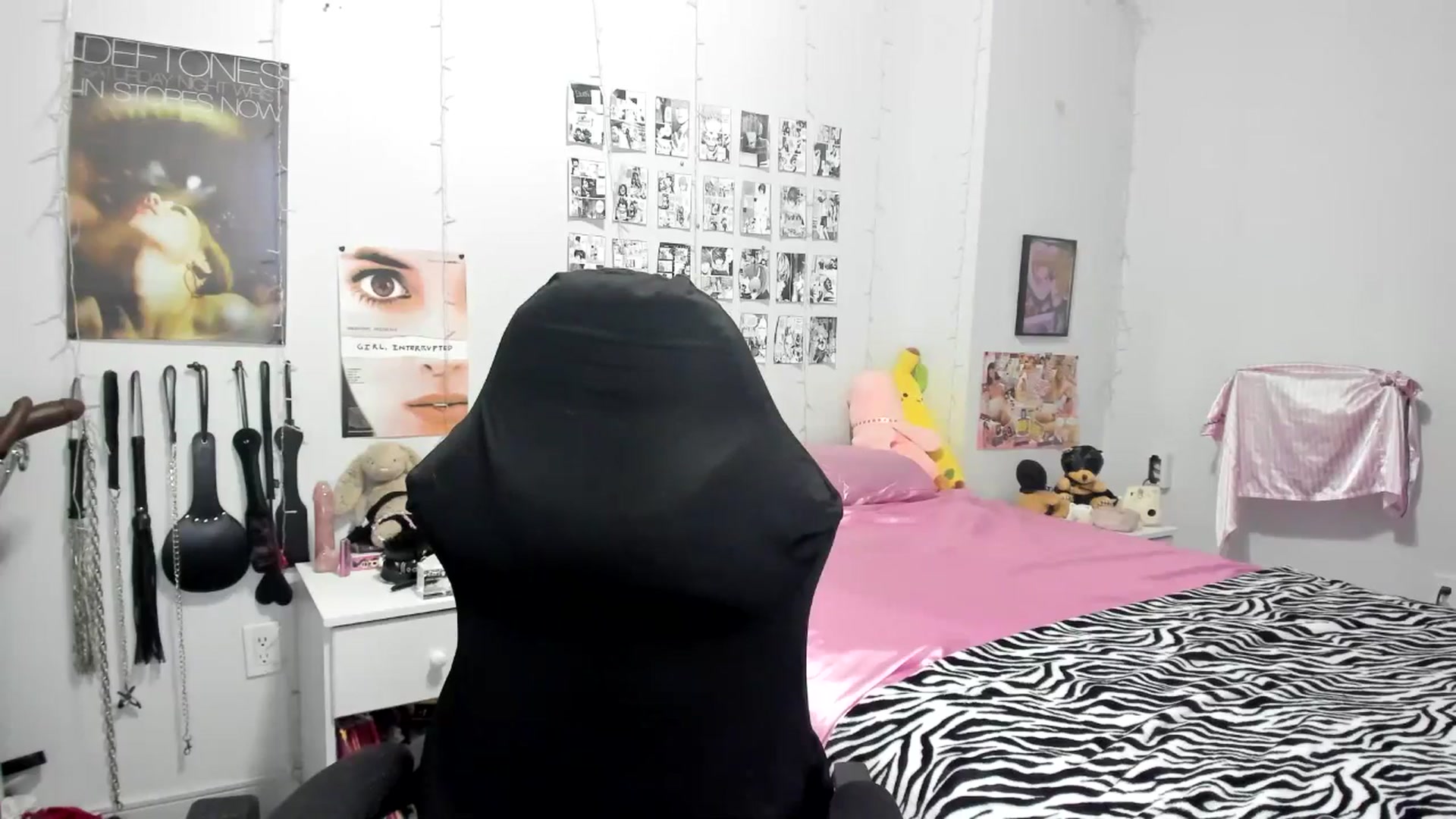 Gallery image thumbnail from AnnaTame's myfreecams stream on, 05/05/2025, 04:07 image 2 of 20