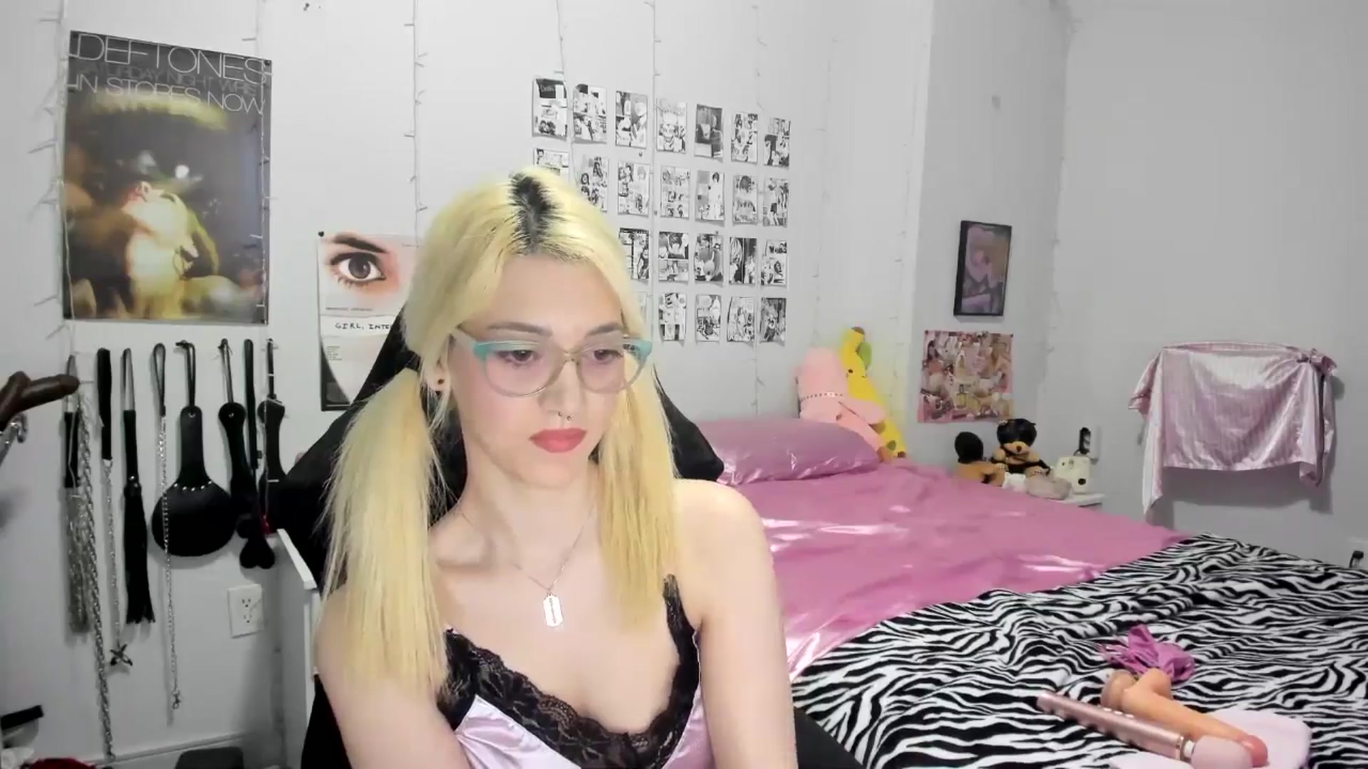 Gallery image thumbnail from AnnaTame's myfreecams stream on, 05/05/2025, 04:07 image 14 of 20