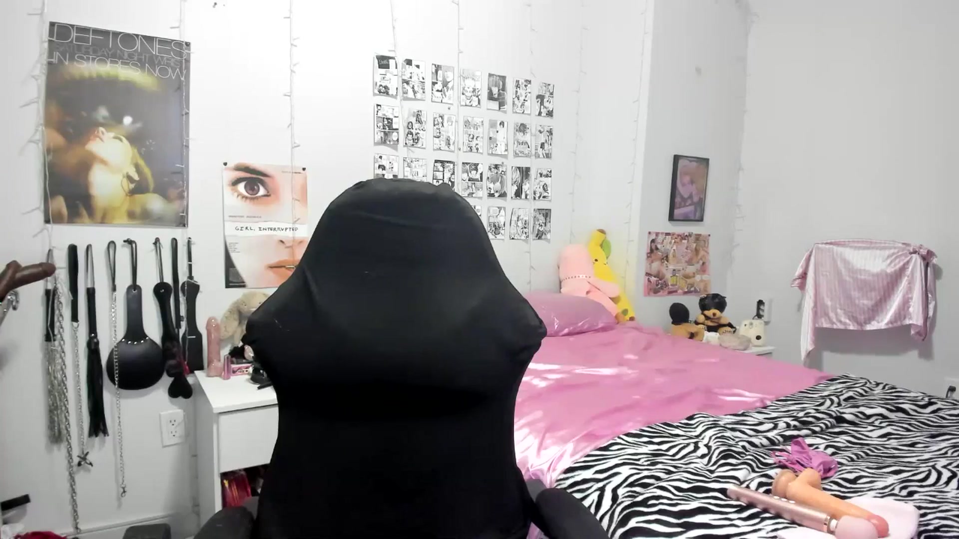 Gallery image thumbnail from AnnaTame's myfreecams stream on, 05/05/2025, 04:07 image 12 of 20