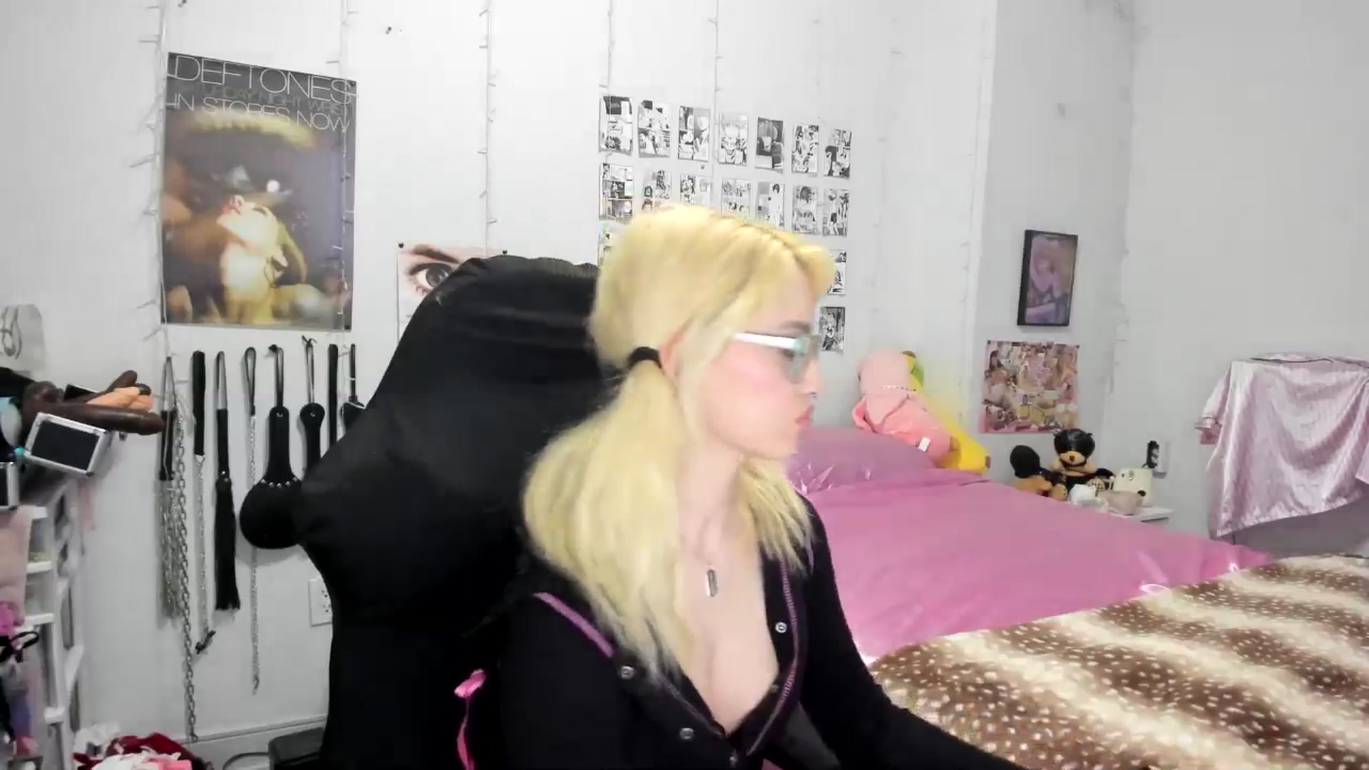 Gallery image thumbnail from AnnaTame's myfreecams stream on, 05/26/2025, 04:39 image 11 of 20