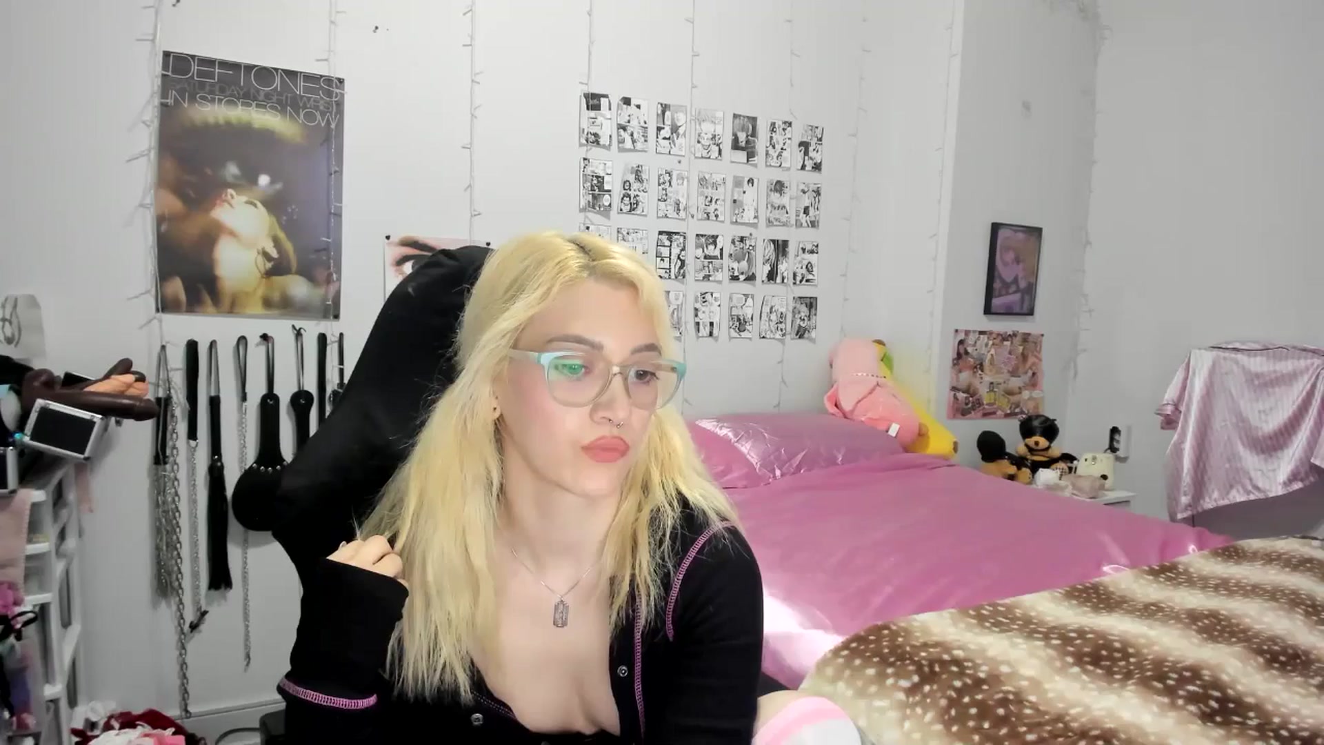 Gallery image thumbnail from AnnaTame's myfreecams stream on, 05/26/2025, 04:39 image 17 of 20