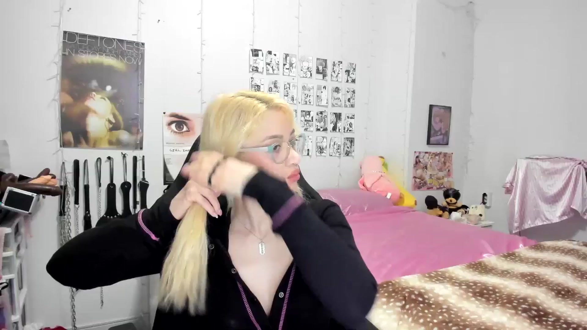 Gallery image thumbnail from AnnaTame's myfreecams stream on, 05/26/2025, 04:39 image 1 of 20