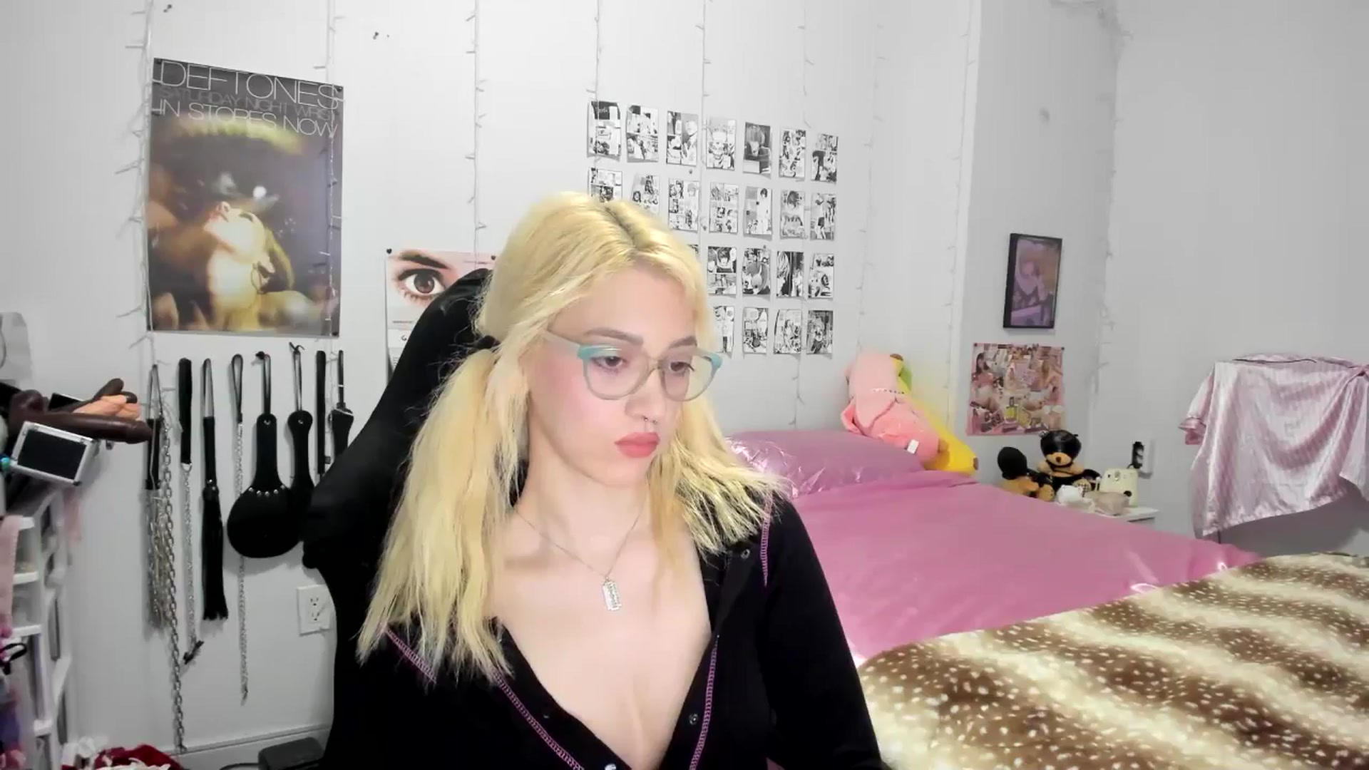 Gallery image thumbnail from AnnaTame's myfreecams stream on, 05/26/2025, 04:39 image 4 of 20
