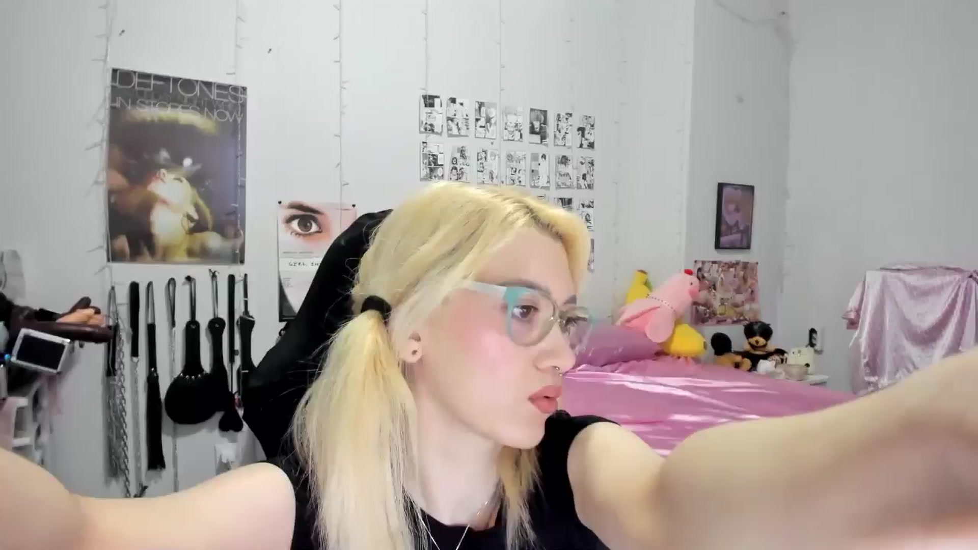 Gallery image thumbnail from AnnaTame's myfreecams stream on, 05/27/2025, 02:39 image 19 of 20