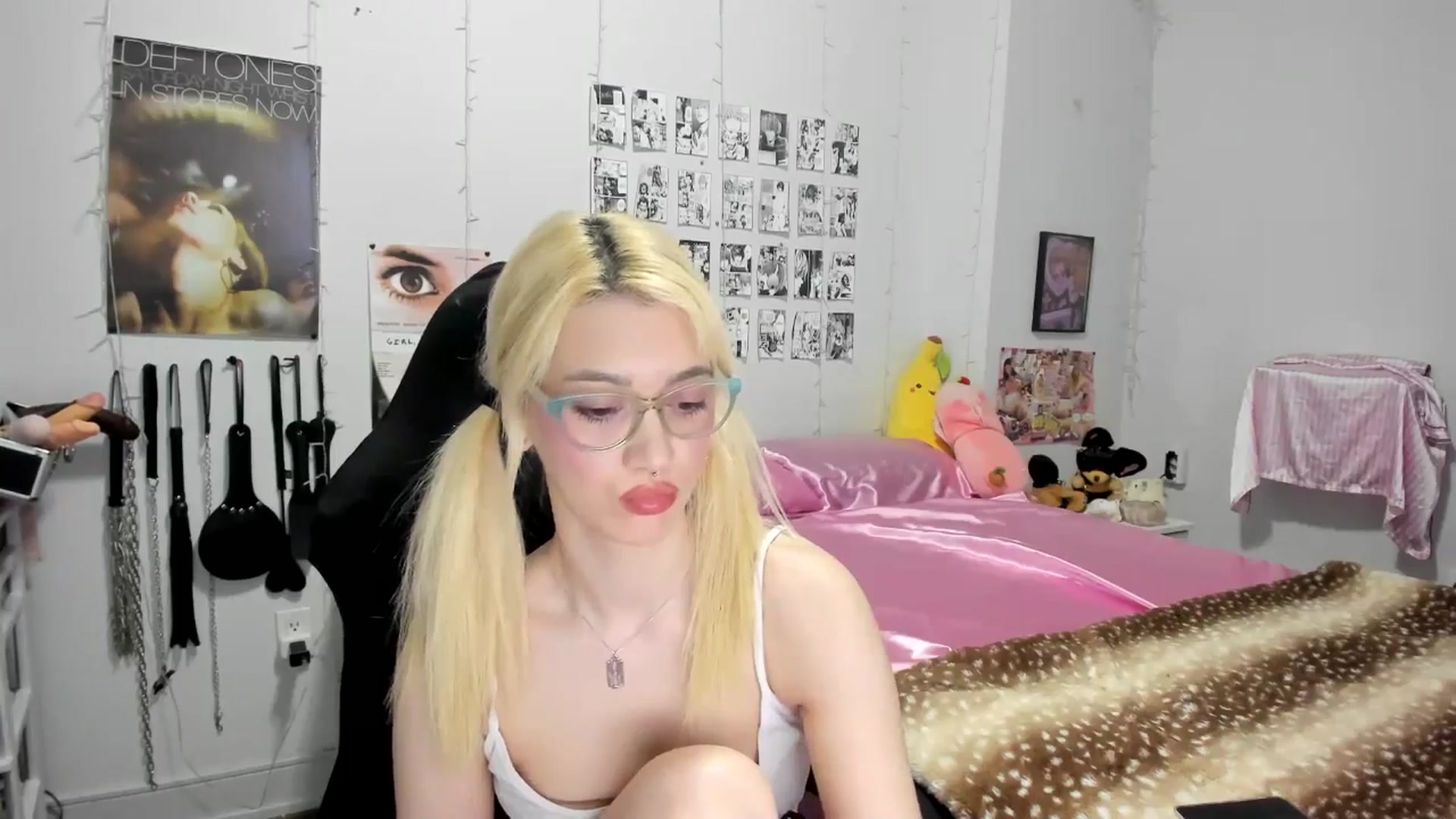 Gallery image thumbnail from AnnaTame's myfreecams stream on, 06/09/2025, 03:14 image 4 of 20