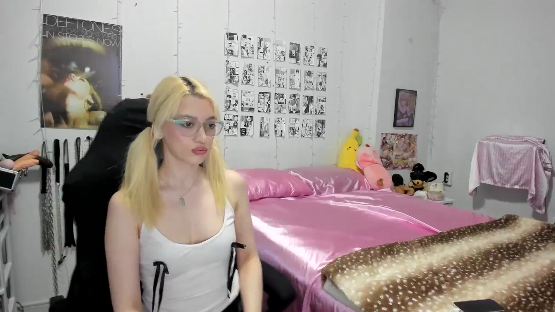 Gallery image thumbnail from AnnaTame's myfreecams stream on, 06/09/2025, 03:14 image 15 of 20