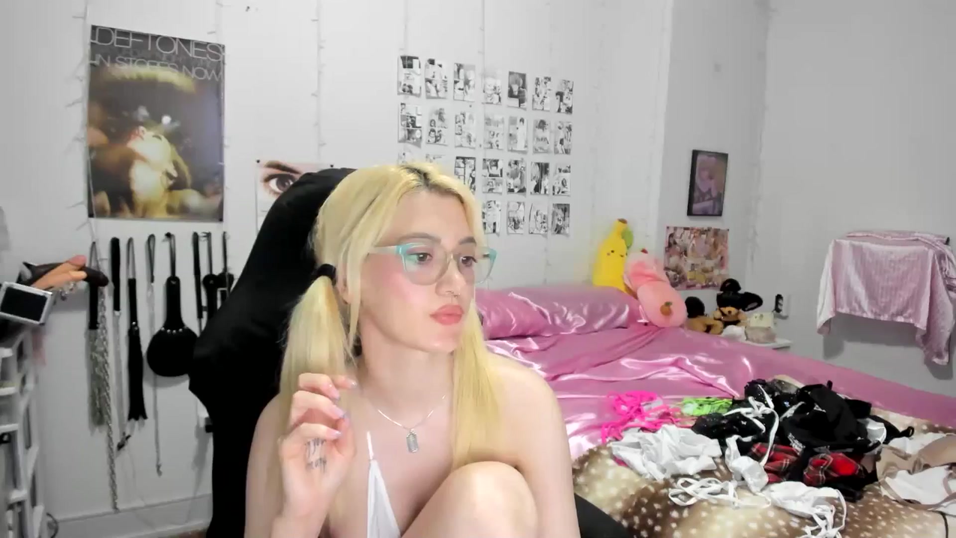 Gallery image thumbnail from AnnaTame's myfreecams stream on, 06/09/2025, 08:38 image 10 of 20