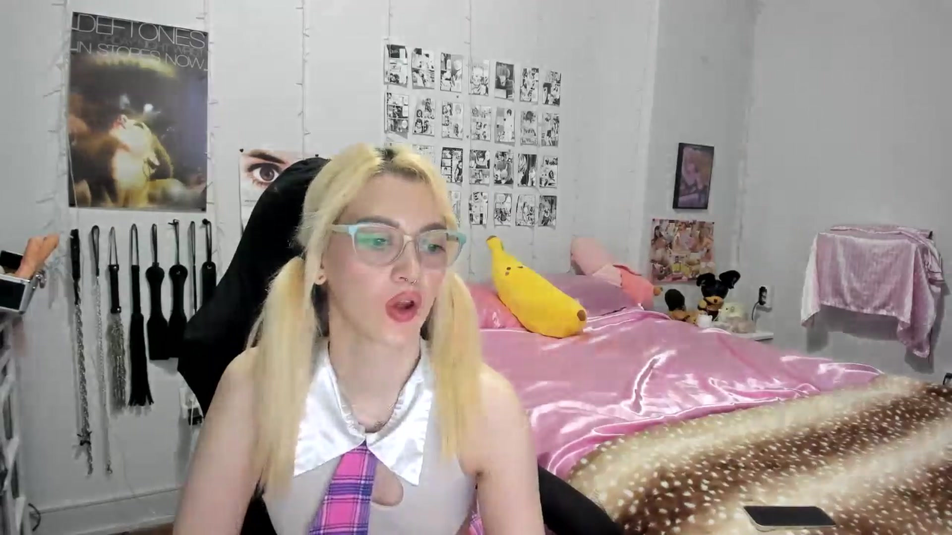 Gallery image thumbnail from AnnaTame's myfreecams stream on, 06/10/2025, 07:20 image 6 of 20