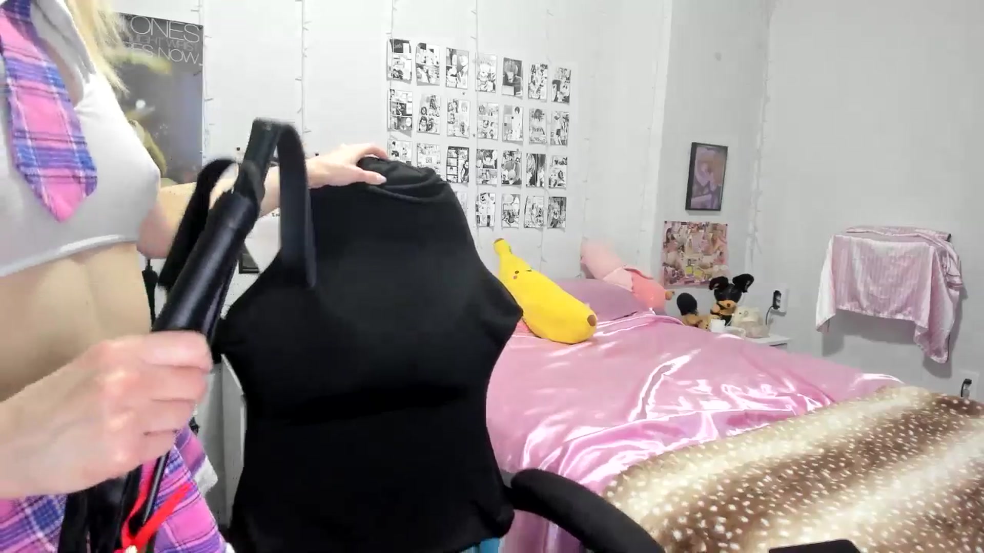 Gallery image thumbnail from AnnaTame's myfreecams stream on, 06/10/2025, 07:20 image 14 of 20