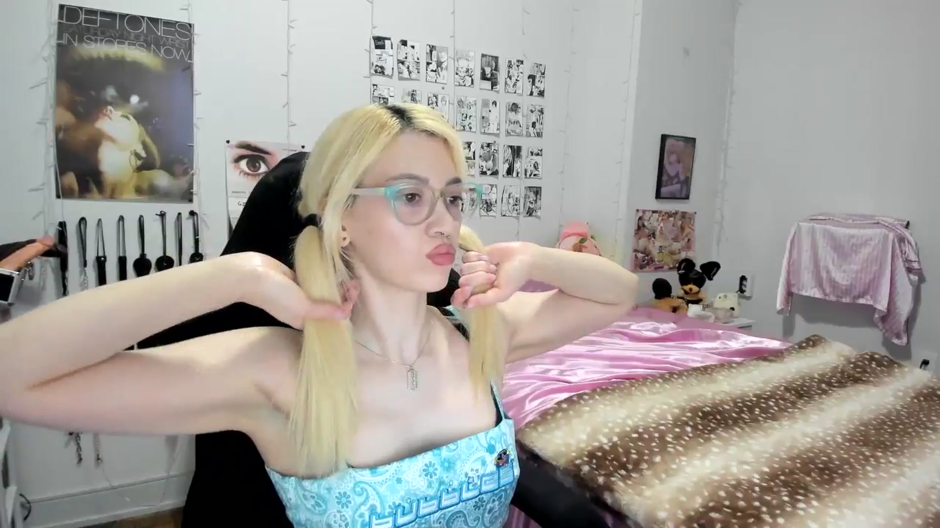 Gallery image thumbnail from AnnaTame's myfreecams stream on, 06/18/2025, 04:38 image 7 of 20