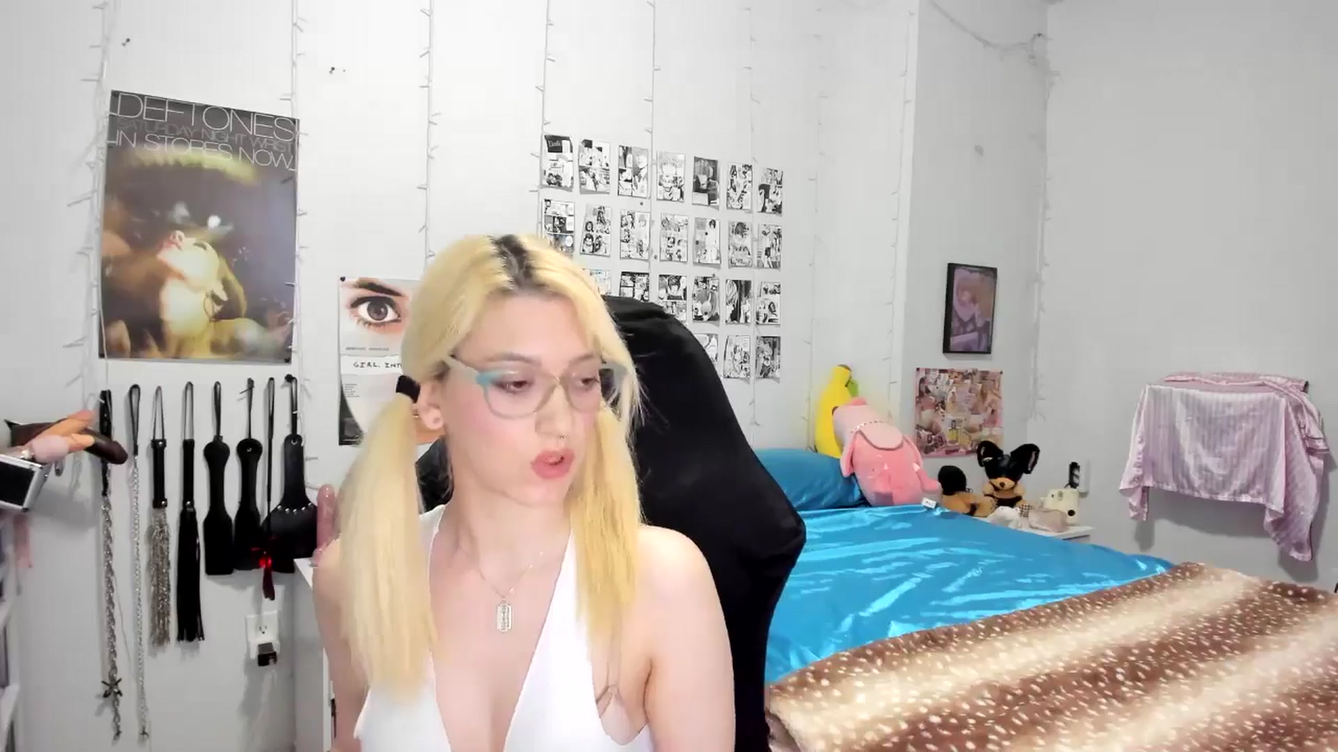 Gallery image thumbnail from AnnaTame's myfreecams stream on, 06/22/2025, 03:05 image 18 of 20