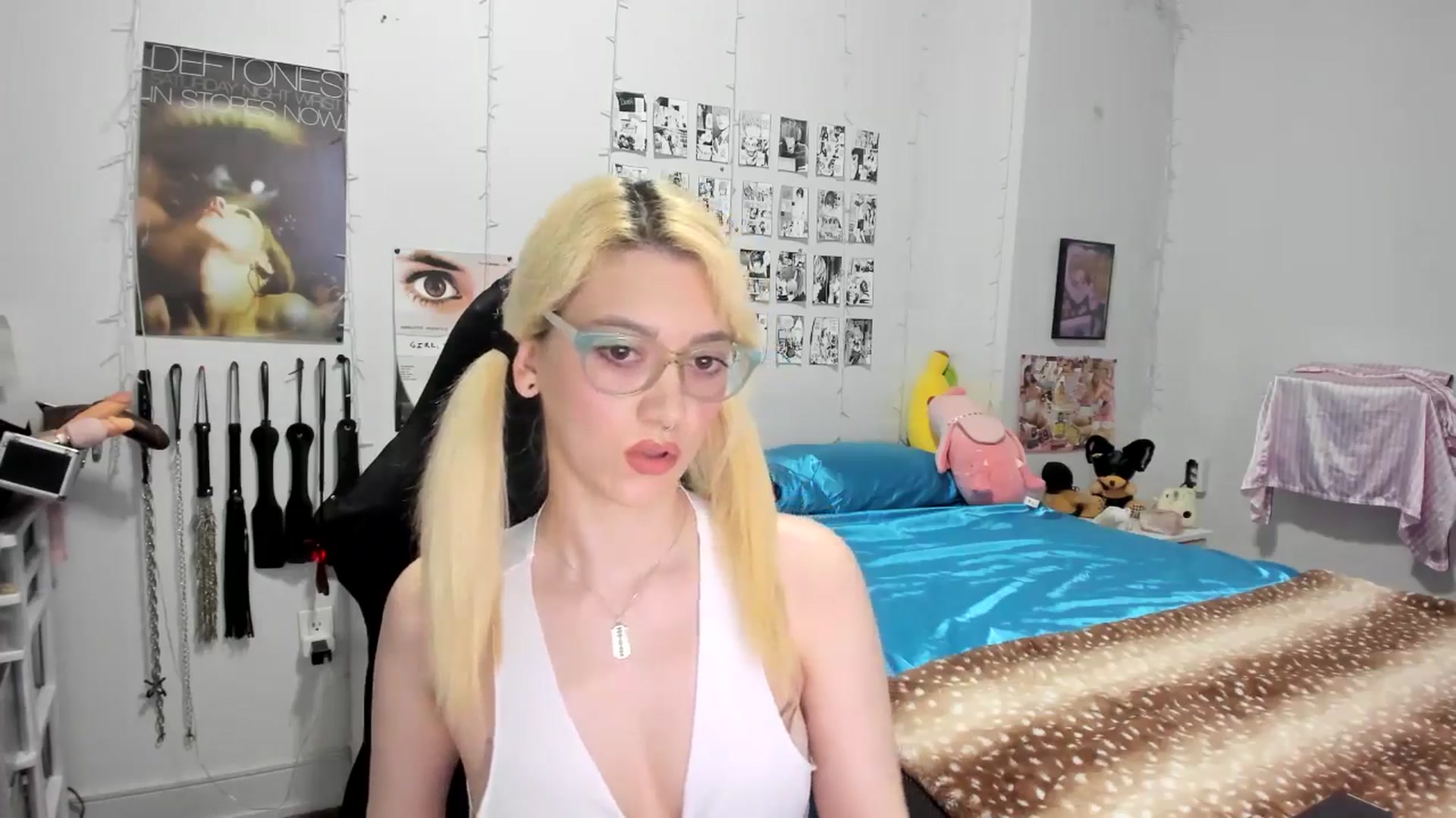 Gallery image thumbnail from AnnaTame's myfreecams stream on, 06/22/2025, 03:05 image 16 of 20