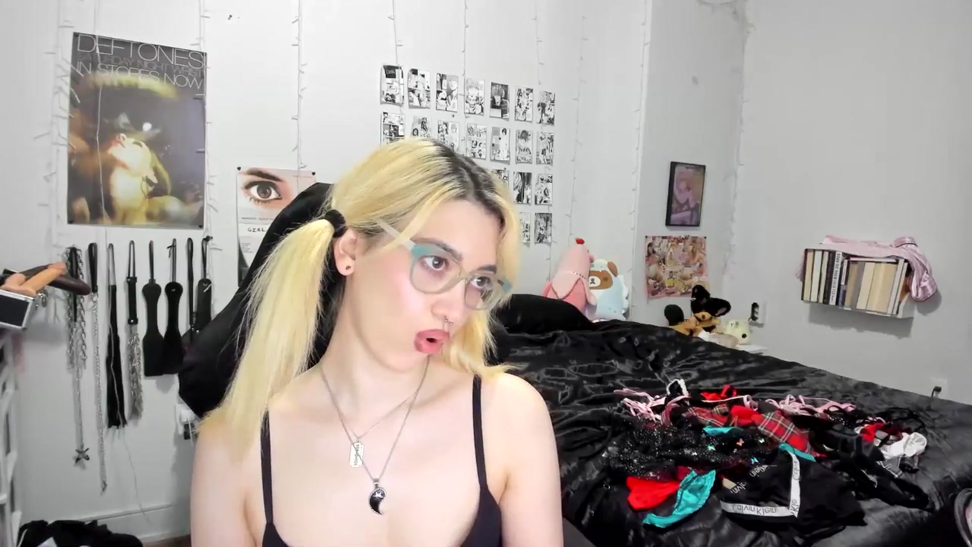 Gallery image thumbnail from AnnaTame's myfreecams stream on, 09/21/2025, 08:34 image 4 of 20