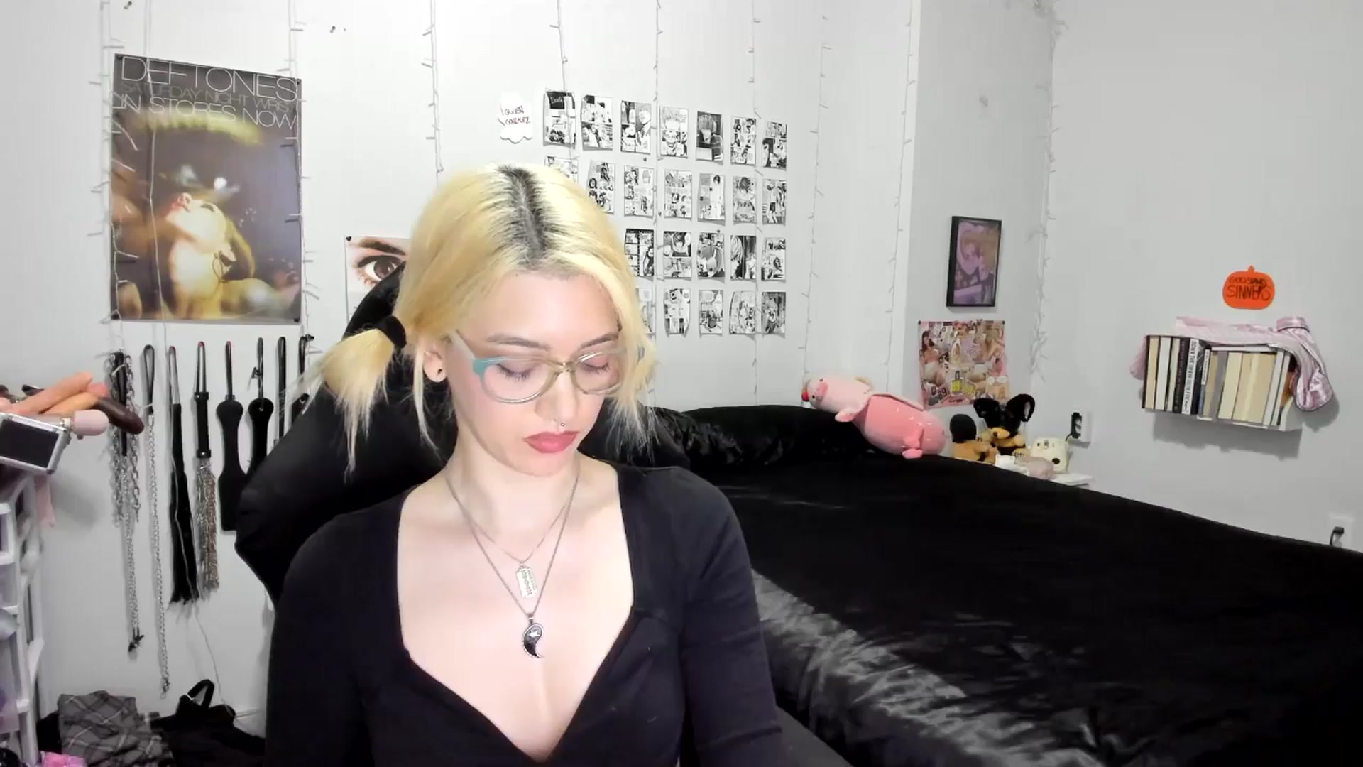 Gallery image thumbnail from AnnaTame's myfreecams stream on, 10/21/2025, 04:15 image 15 of 20