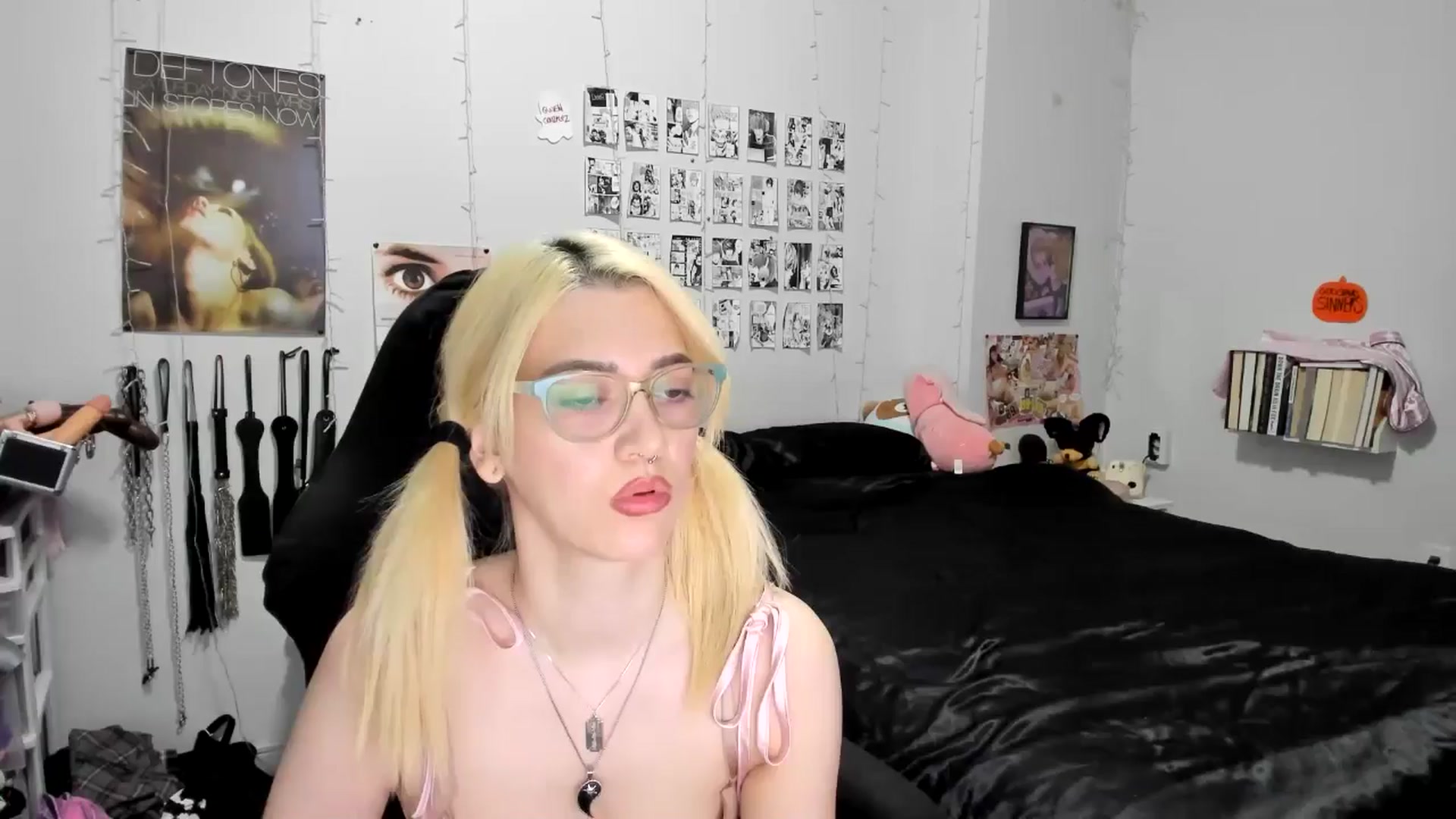 Gallery image thumbnail from AnnaTame's myfreecams stream on, 10/22/2025, 06:07 image 1 of 20