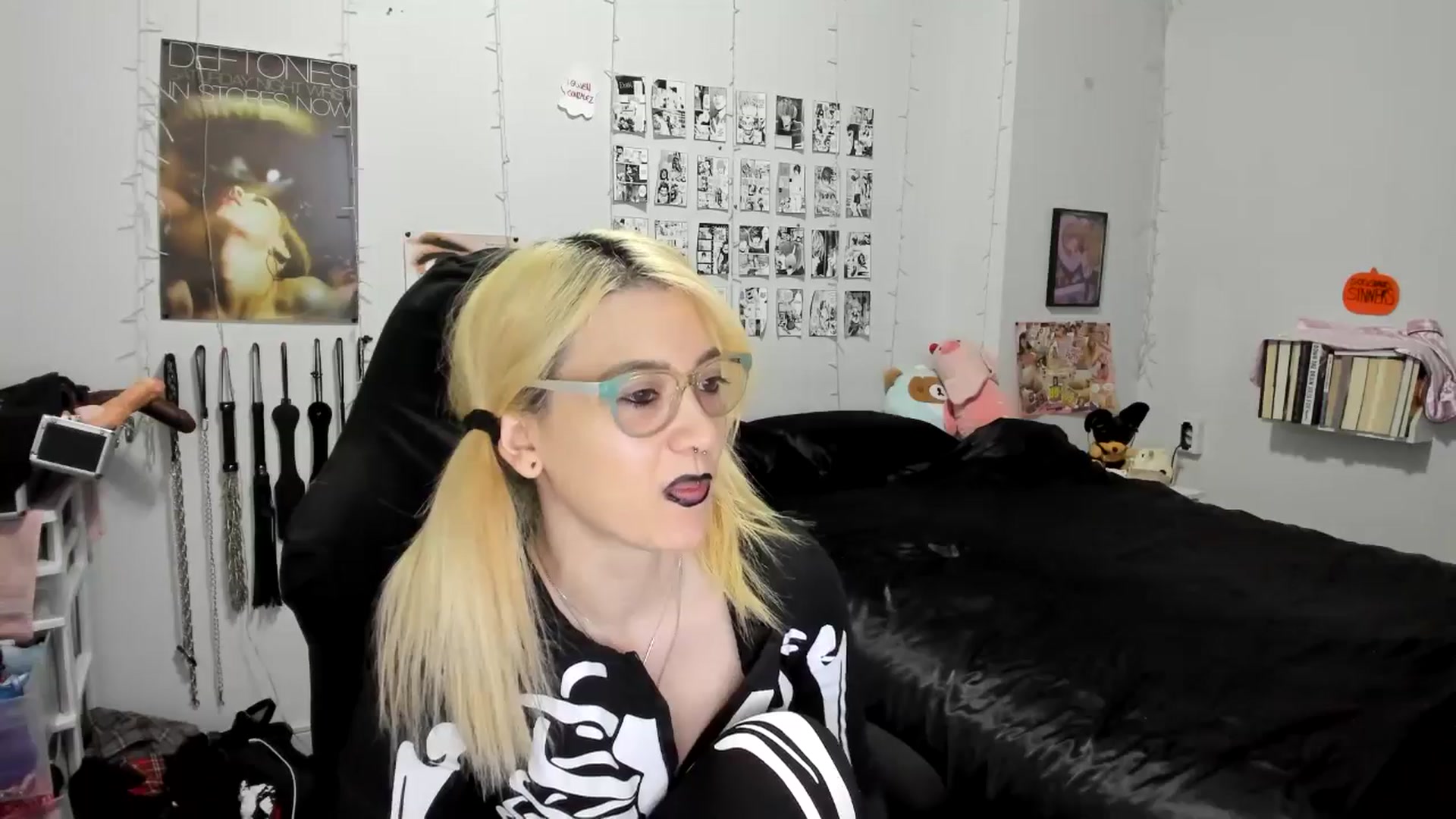 Gallery image thumbnail from AnnaTame's myfreecams stream on, 11/02/2025, 04:01 image 16 of 20