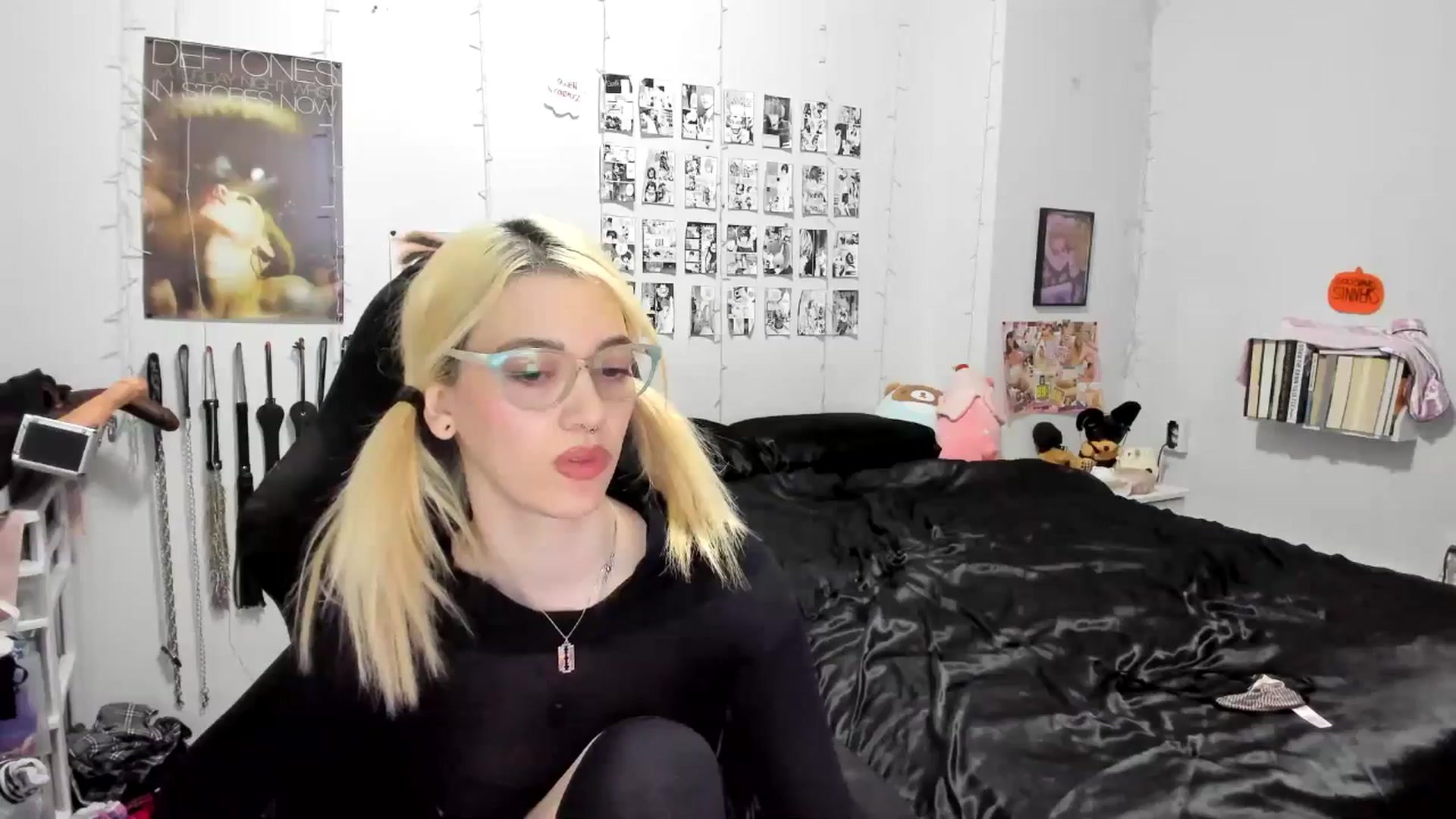 Gallery image thumbnail from AnnaTame's myfreecams stream on, 11/04/2025, 06:00 image 12 of 20