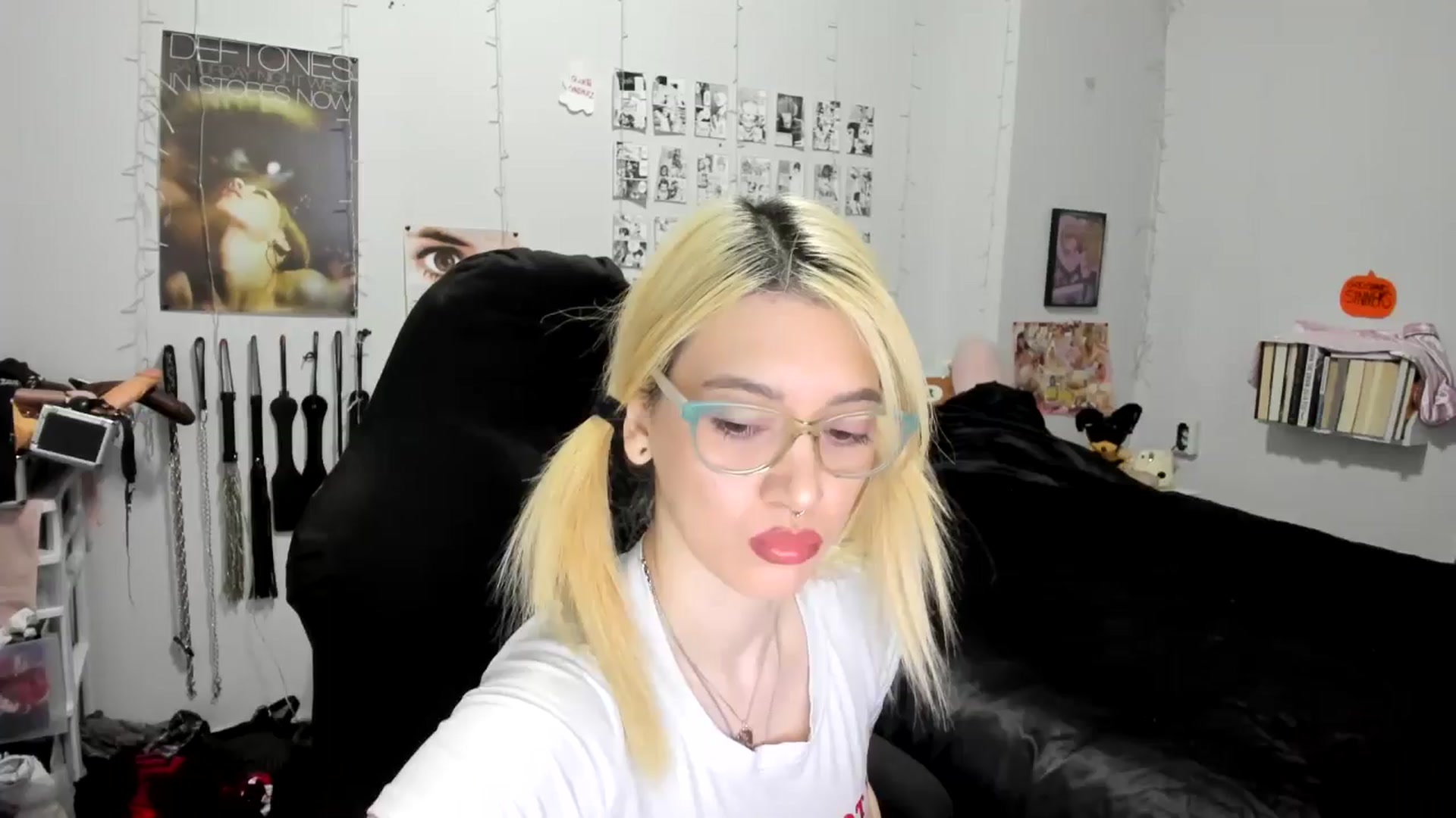 Gallery image thumbnail from AnnaTame's myfreecams stream on, 11/10/2025, 04:59 image 1 of 20