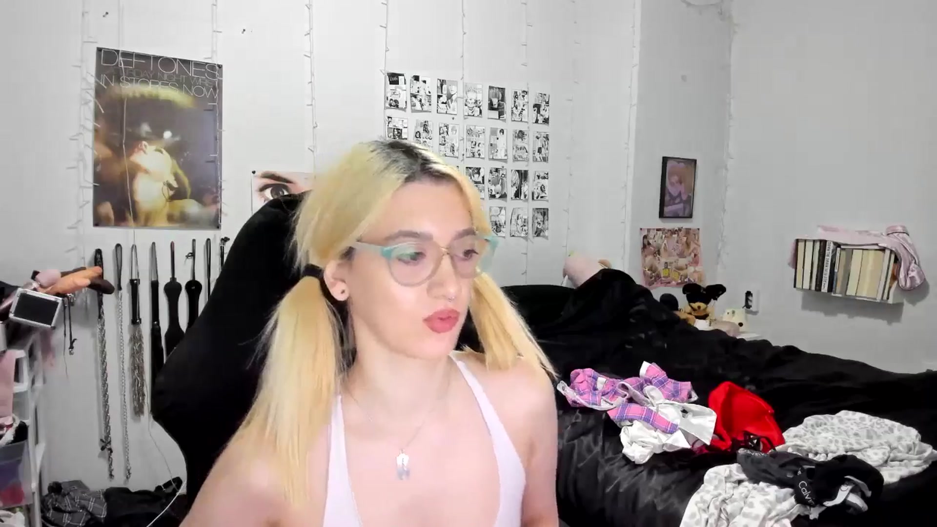 Gallery image thumbnail from AnnaTame's myfreecams stream on, 11/17/2025, 08:17 image 7 of 20