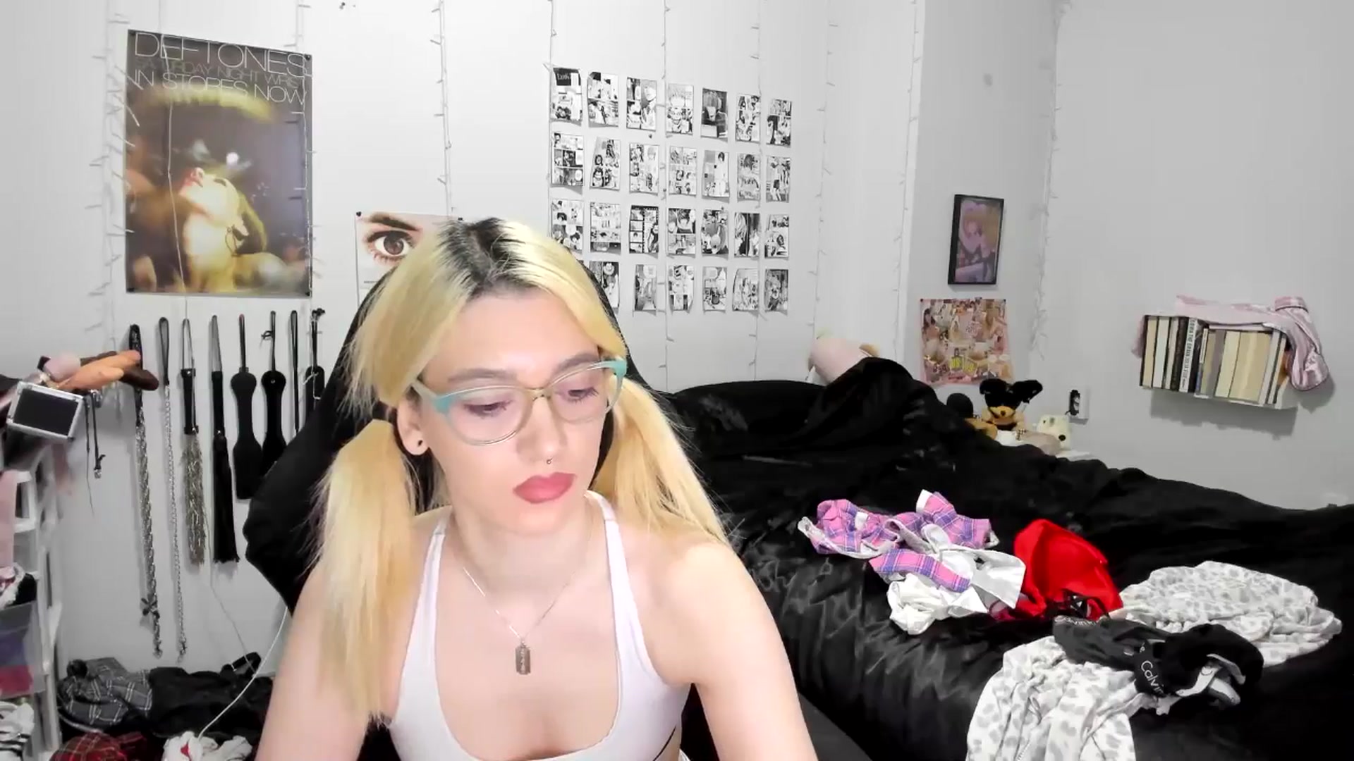 Gallery image thumbnail from AnnaTame's myfreecams stream on, 11/17/2025, 08:17 image 10 of 20