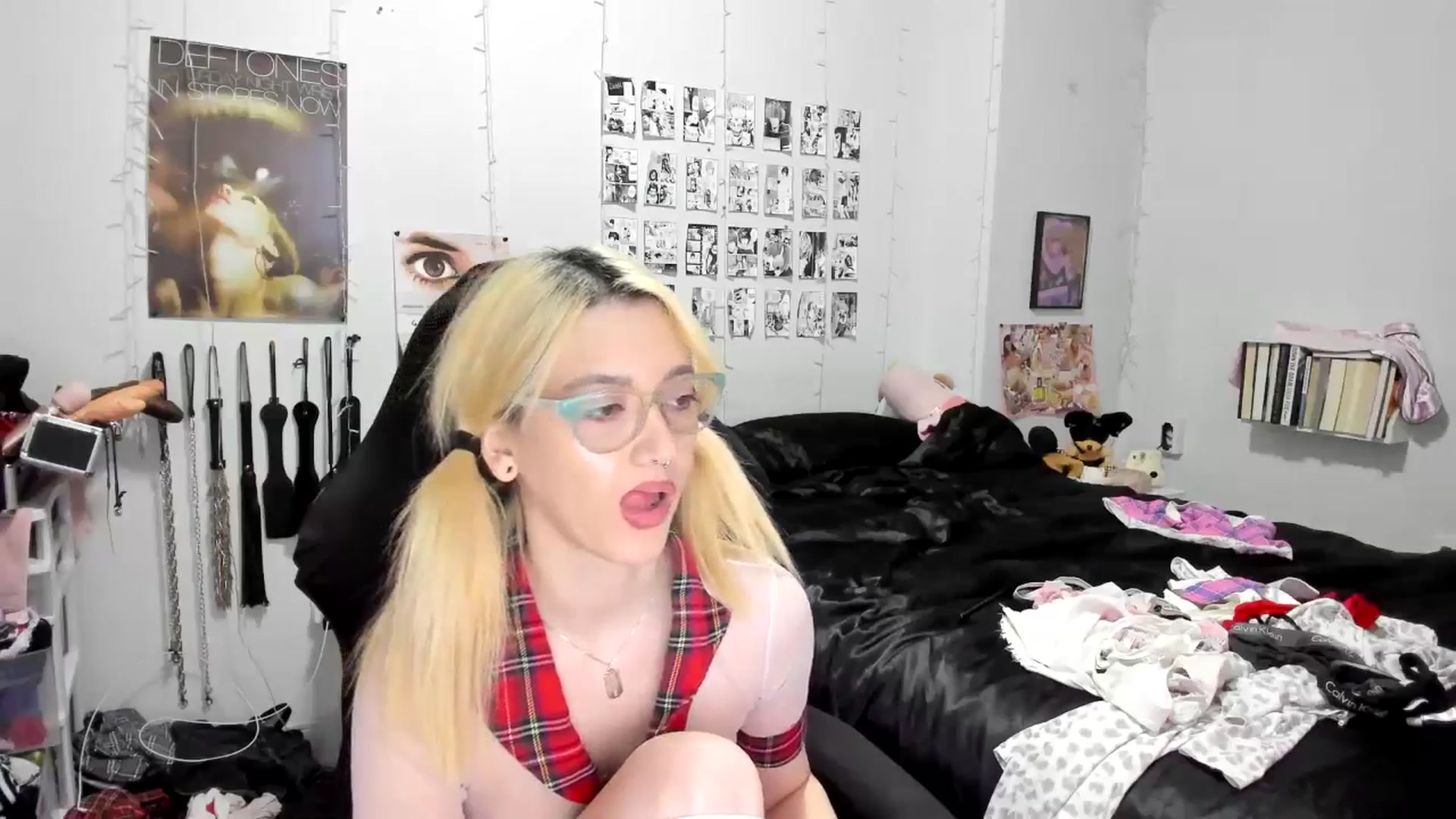 Gallery image thumbnail from AnnaTame's myfreecams stream on, 11/17/2025, 10:04 image 9 of 20