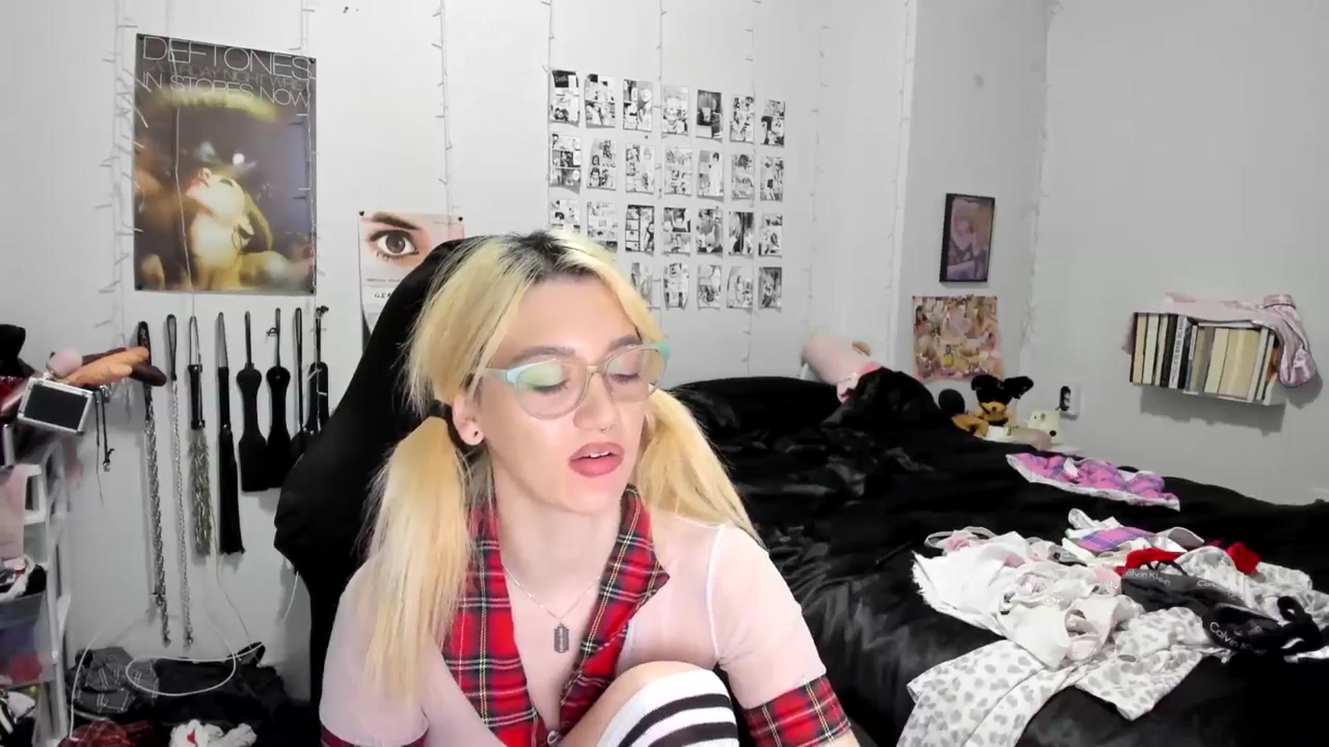 Gallery image thumbnail from AnnaTame's myfreecams stream on, 11/17/2025, 10:04 image 4 of 20