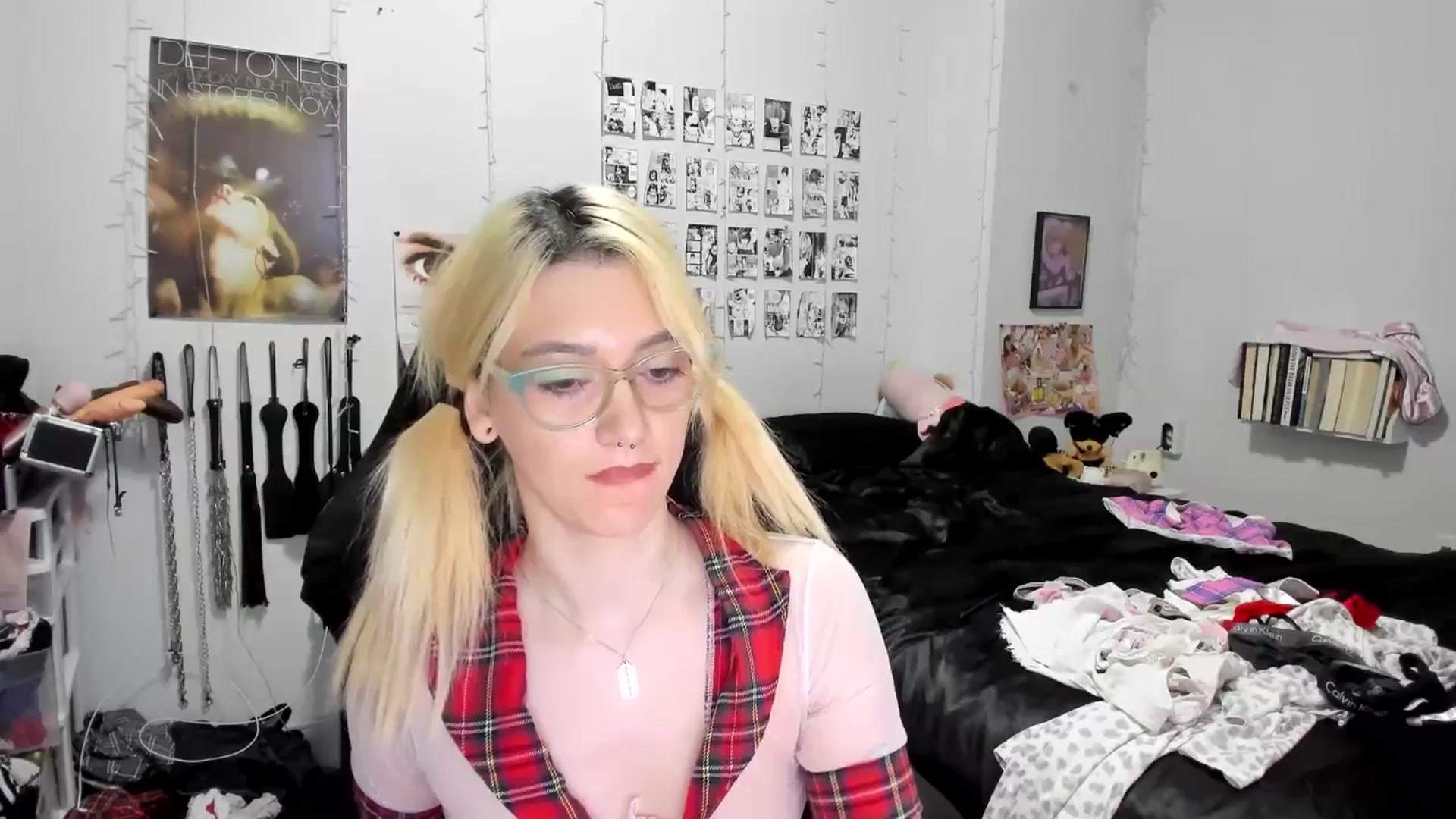 Gallery image thumbnail from AnnaTame's myfreecams stream on, 11/17/2025, 10:04 image 6 of 20