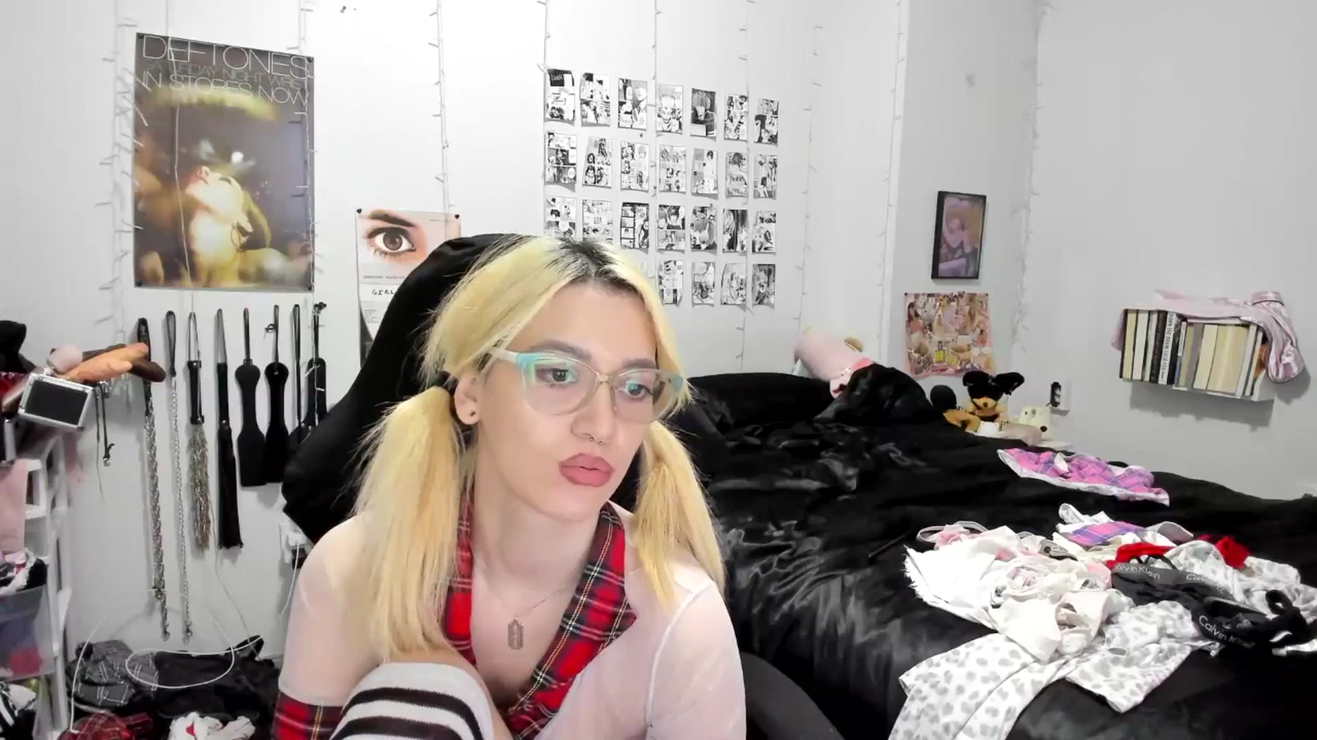 Gallery image thumbnail from AnnaTame's myfreecams stream on, 11/17/2025, 10:04 image 8 of 20