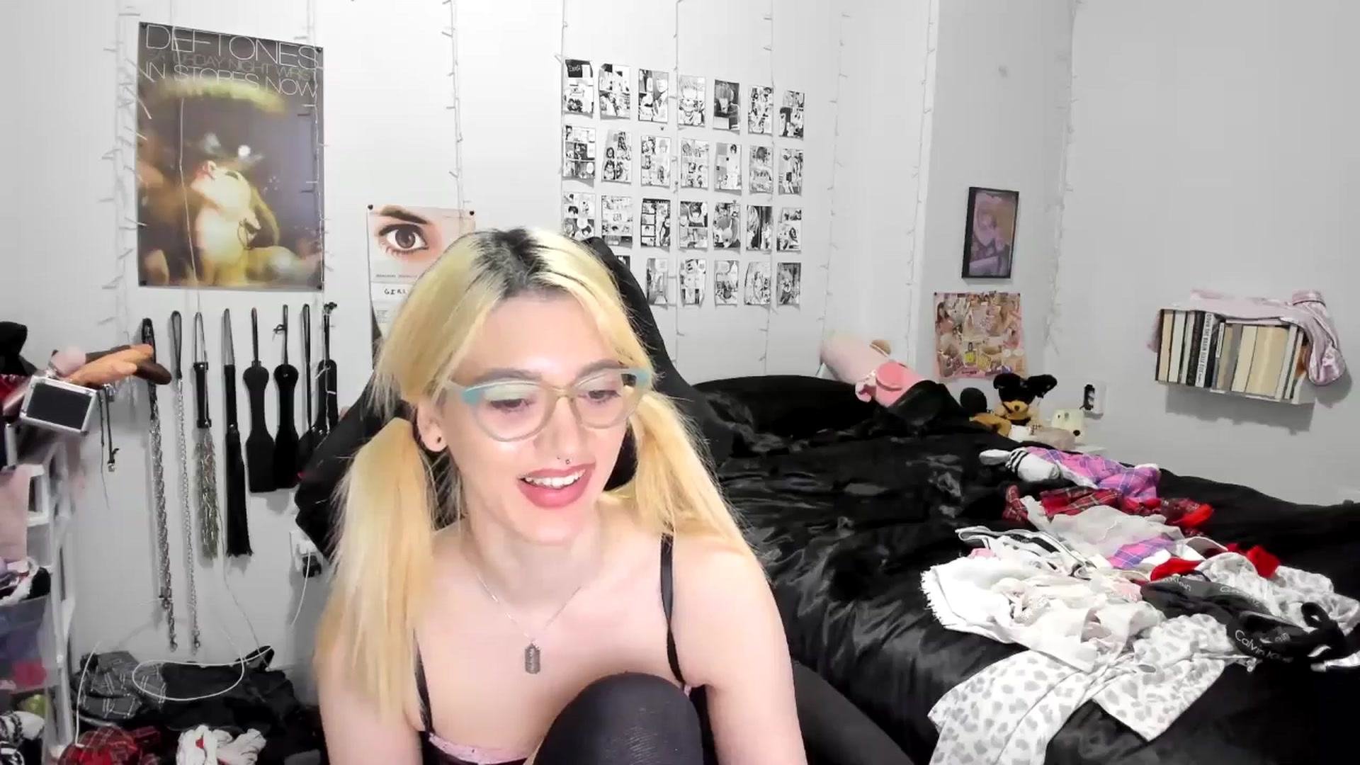 Gallery image thumbnail from AnnaTame's myfreecams stream on, 11/17/2025, 10:04 image 15 of 20