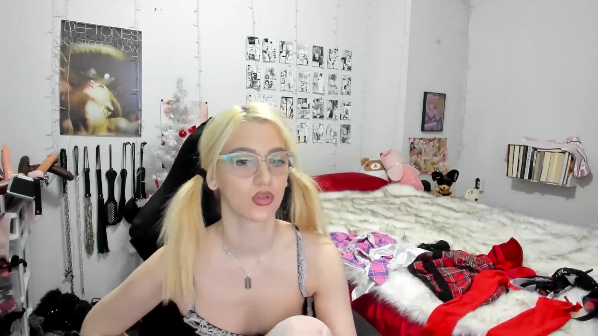 Gallery image thumbnail from AnnaTame's myfreecams stream on, 12/03/2025, 04:49 image 12 of 20