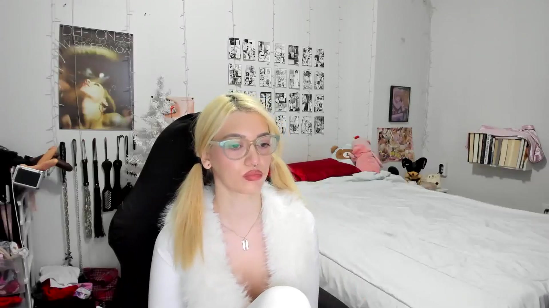 Gallery image thumbnail from AnnaTame's myfreecams stream on, 12/10/2025, 06:35 image 4 of 20