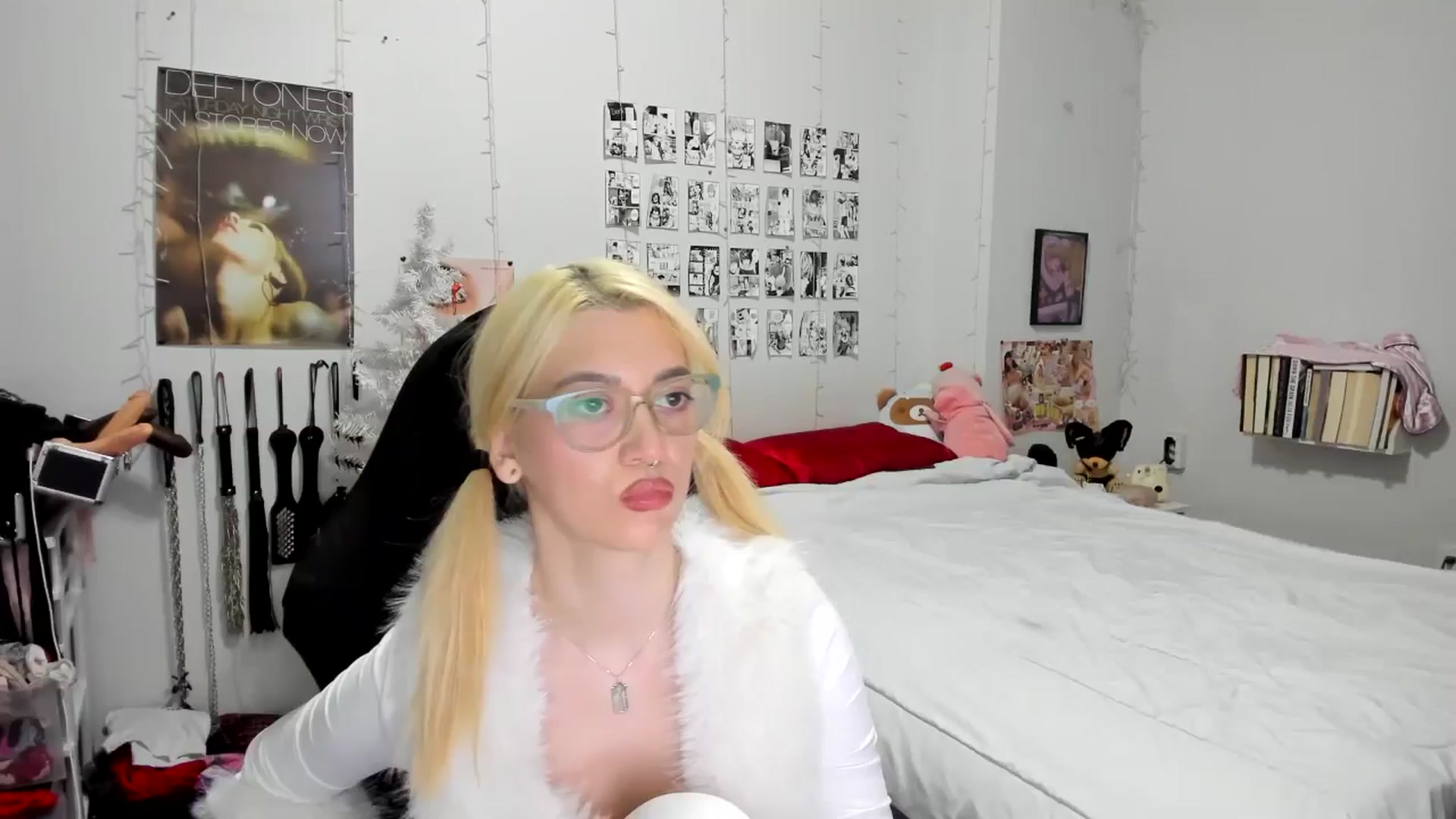 Gallery image thumbnail from AnnaTame's myfreecams stream on, 12/10/2025, 06:35 image 1 of 20