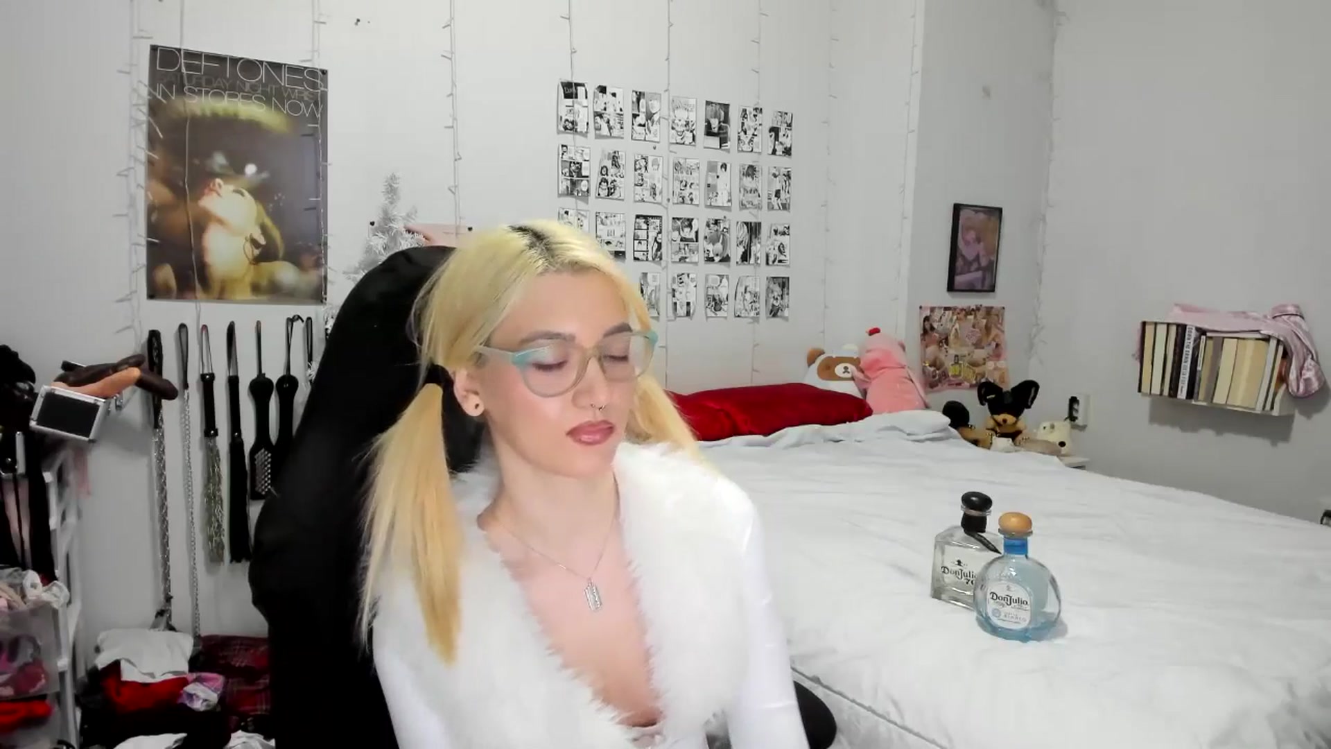Gallery image thumbnail from AnnaTame's myfreecams stream on, 12/10/2025, 09:38 image 9 of 20