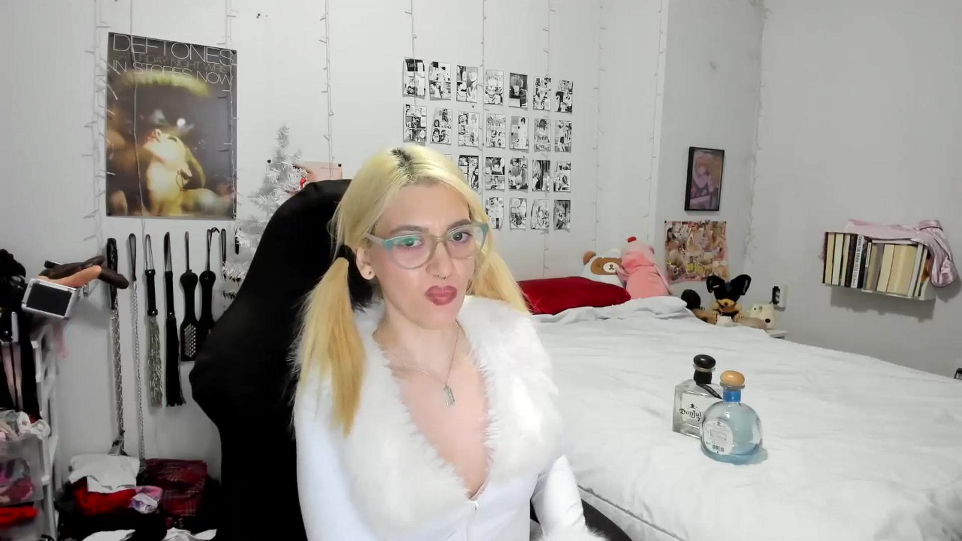 Gallery image thumbnail from AnnaTame's myfreecams stream on, 12/10/2025, 09:38 image 7 of 20