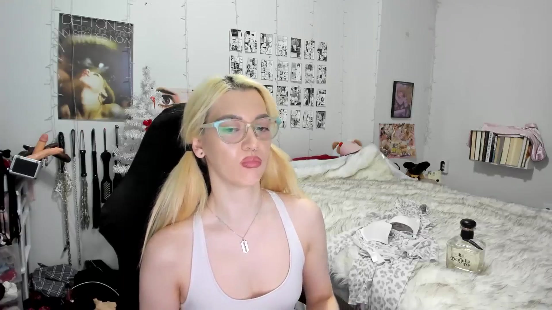 Gallery image thumbnail from AnnaTame's myfreecams stream on, 12/14/2025, 08:40 image 14 of 20
