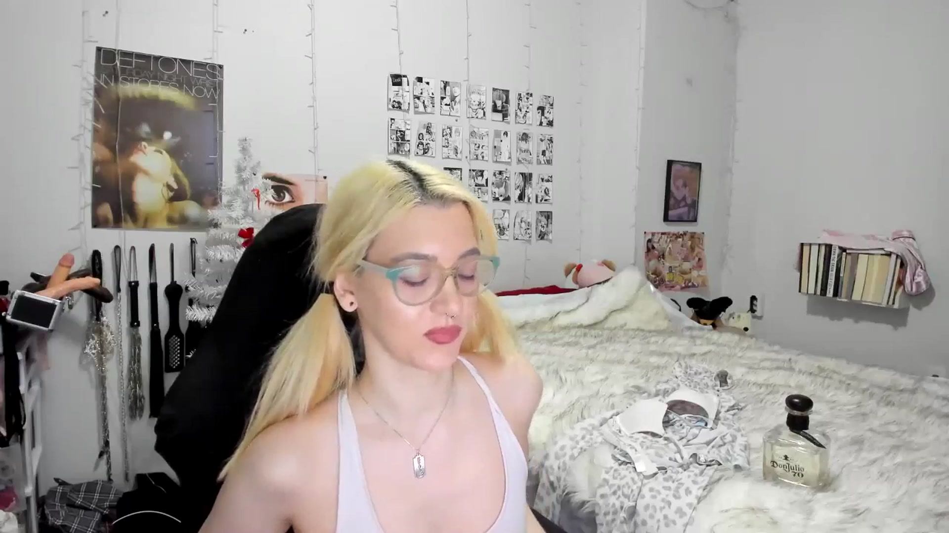 Gallery image thumbnail from AnnaTame's myfreecams stream on, 12/14/2025, 08:40 image 12 of 20