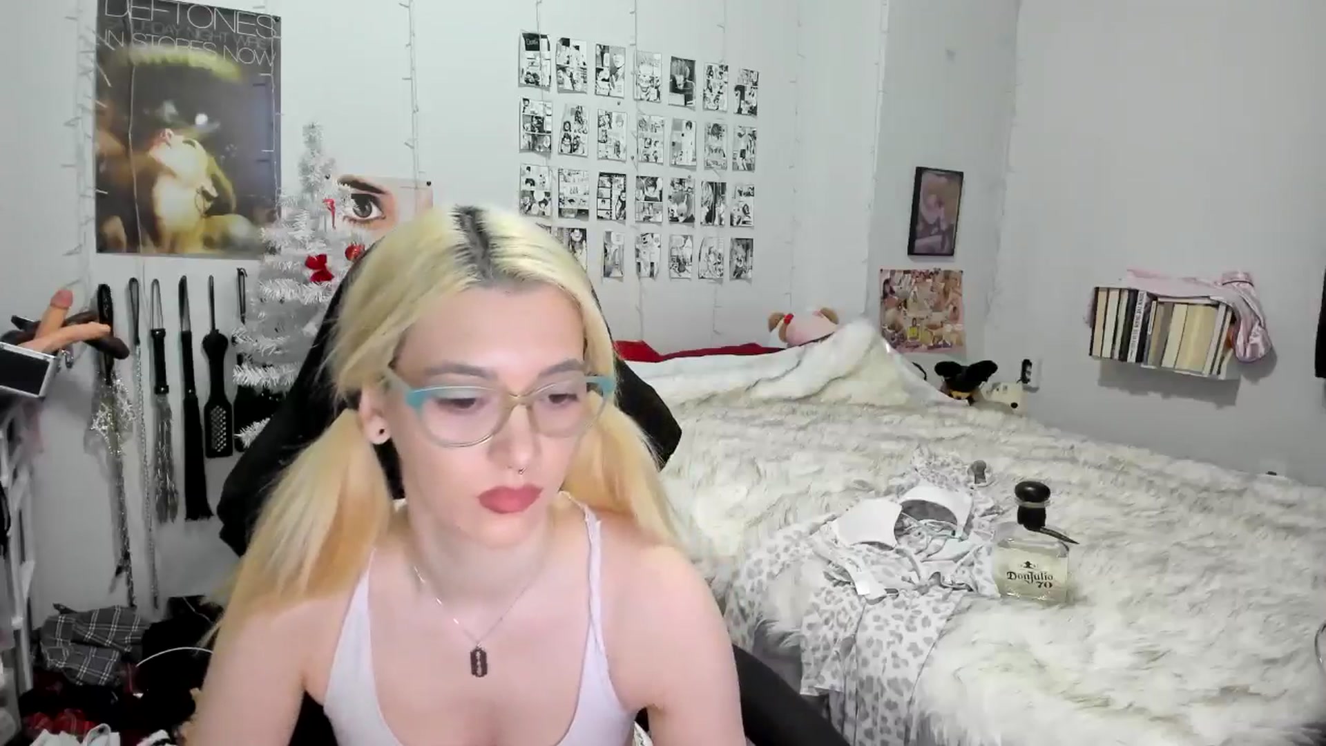 Gallery image thumbnail from AnnaTame's myfreecams stream on, 12/14/2025, 08:40 image 10 of 20