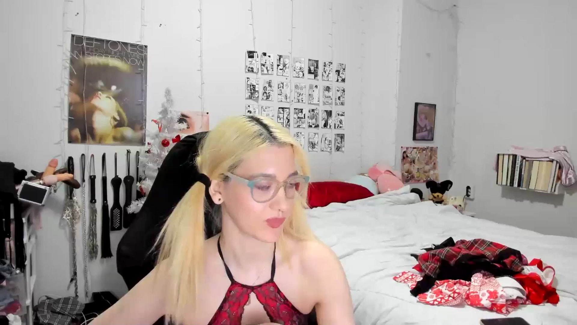 Gallery image thumbnail from AnnaTame's myfreecams stream on, 12/15/2025, 07:37 image 18 of 20