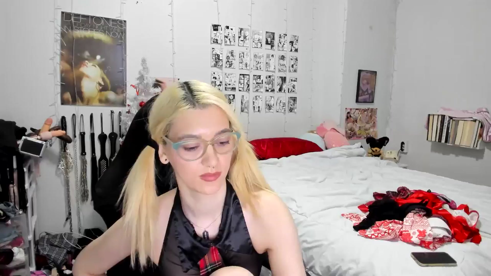 Gallery image thumbnail from AnnaTame's myfreecams stream on, 12/15/2025, 07:37 image 15 of 20
