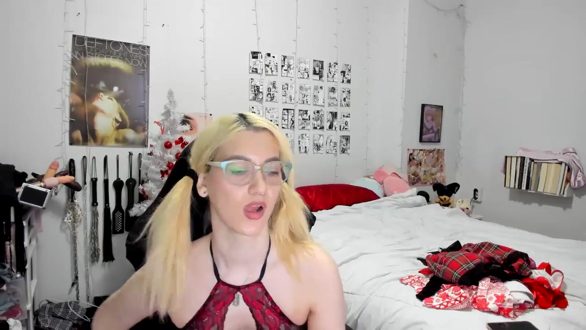 Gallery image thumbnail from AnnaTame's myfreecams stream on, 12/15/2025, 07:37 image 16 of 20
