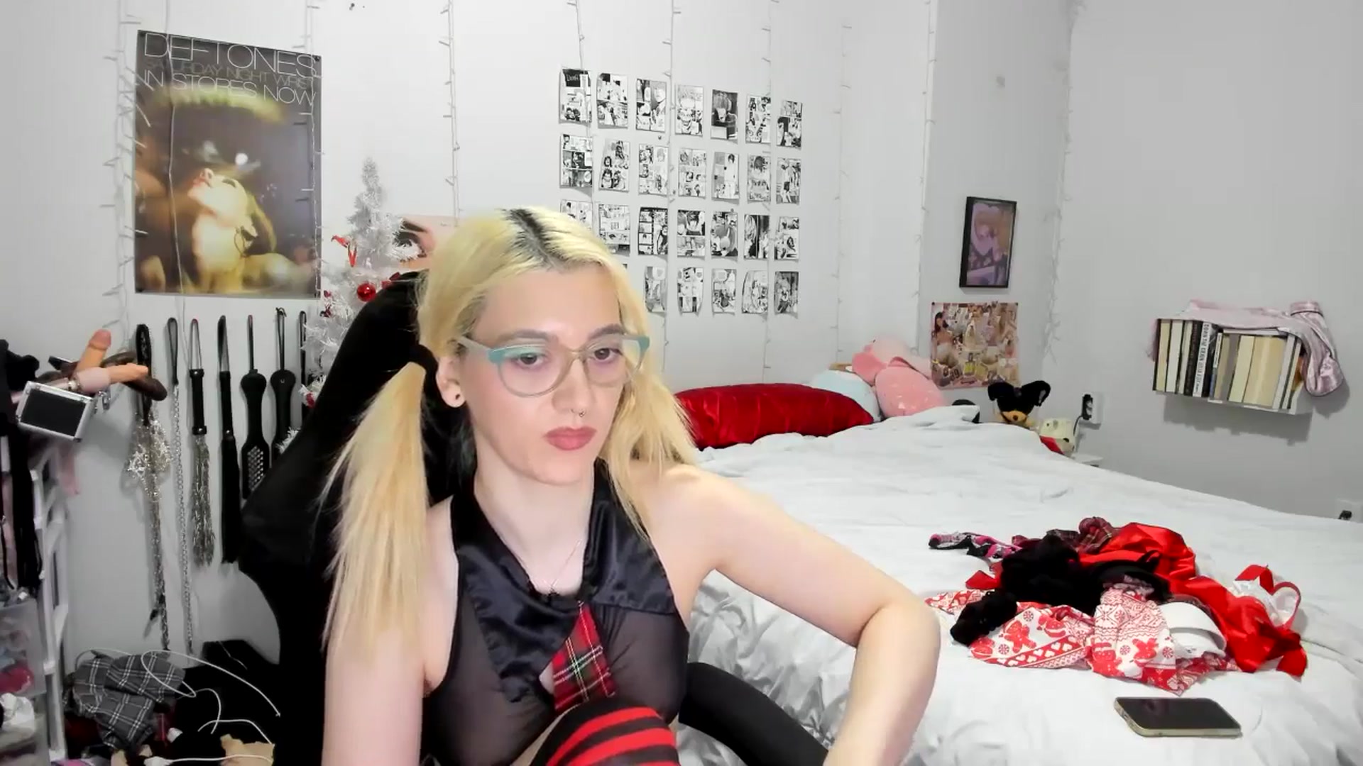 Gallery image thumbnail from AnnaTame's myfreecams stream on, 12/15/2025, 07:37 image 12 of 20