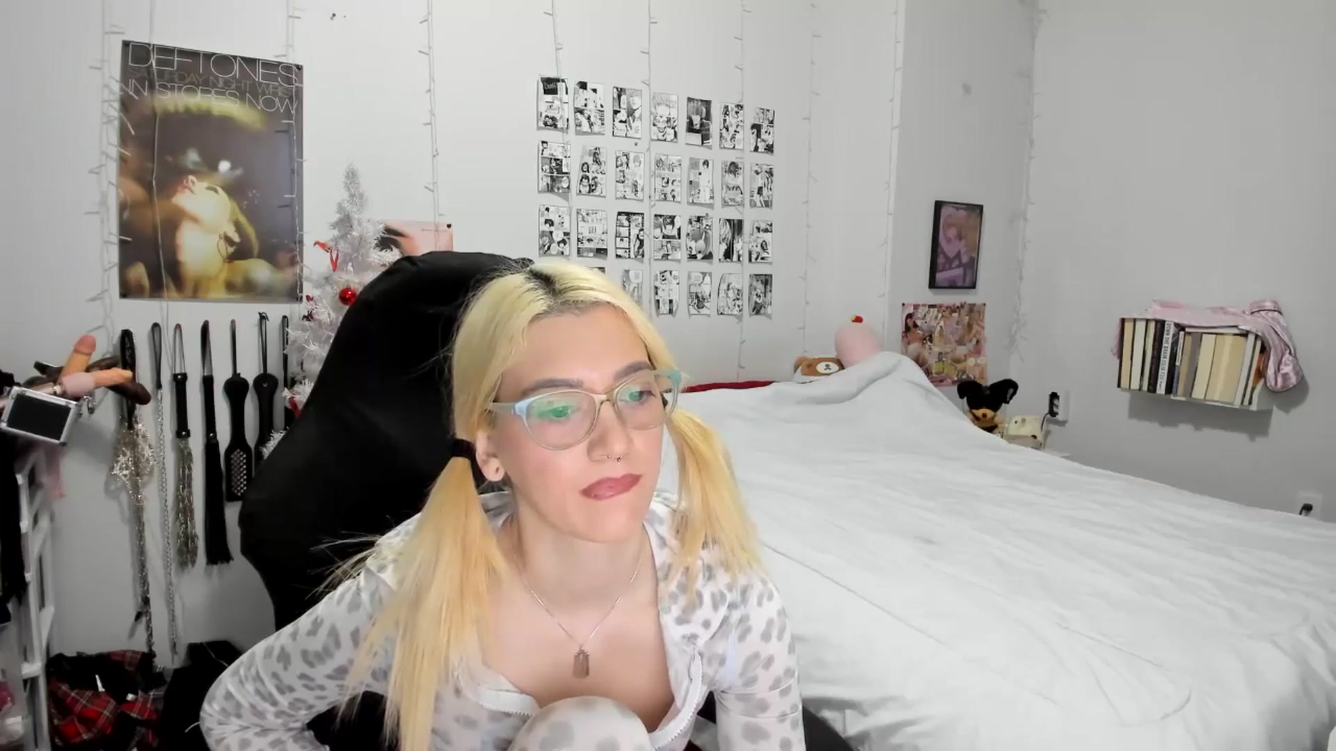 Gallery image thumbnail from AnnaTame's myfreecams stream on, 12/16/2025, 05:28 image 14 of 20