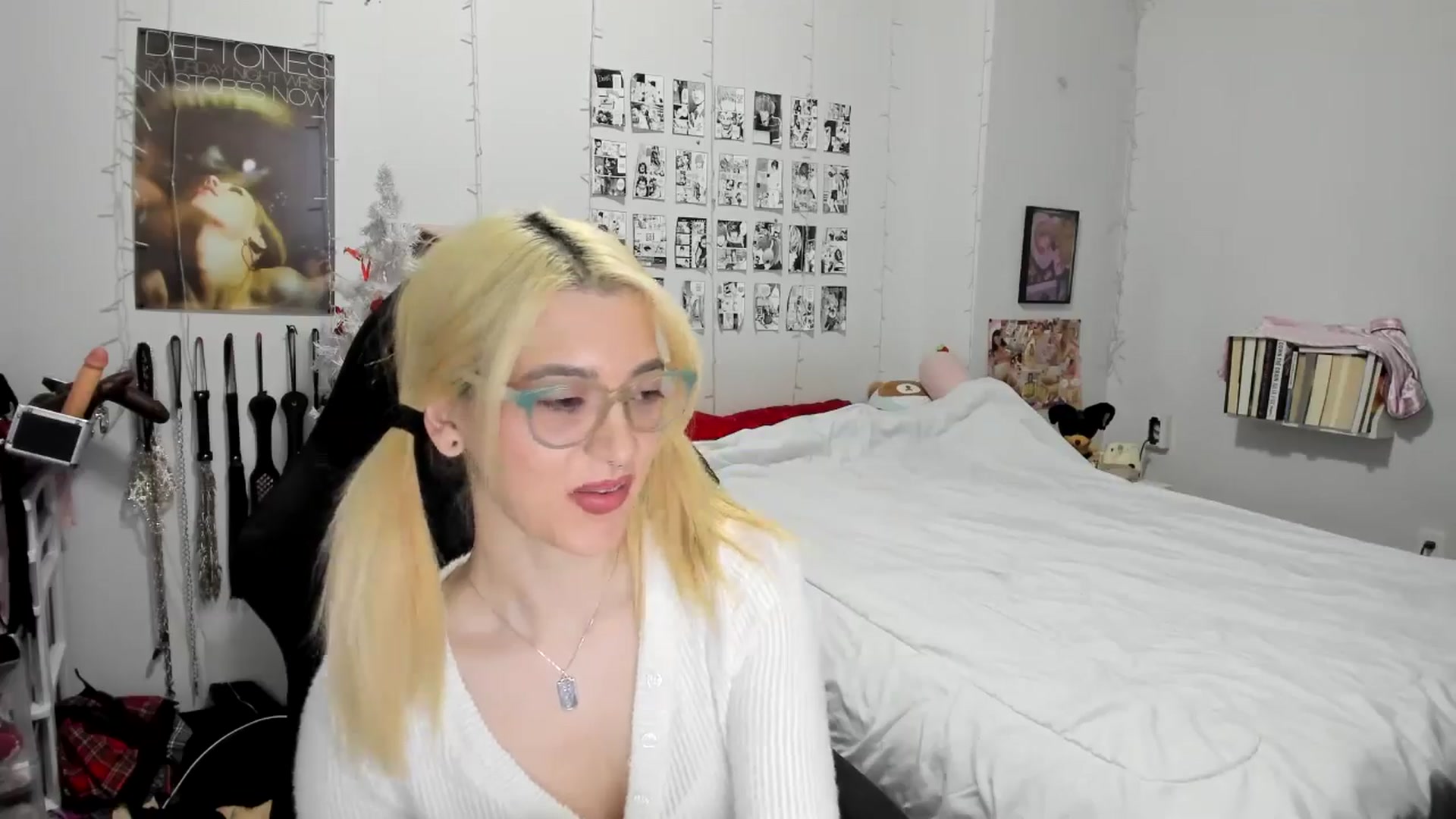 Gallery image thumbnail from AnnaTame's myfreecams stream on, 12/17/2025, 08:51 image 16 of 20