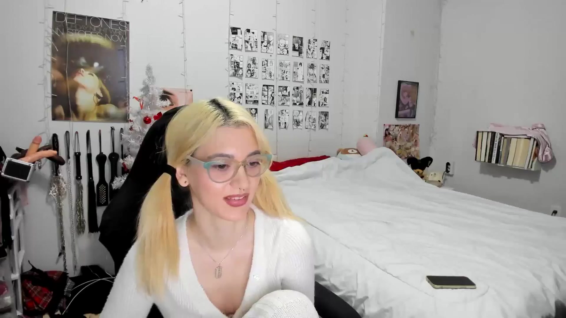 Gallery image thumbnail from AnnaTame's myfreecams stream on, 12/17/2025, 08:51 image 12 of 20