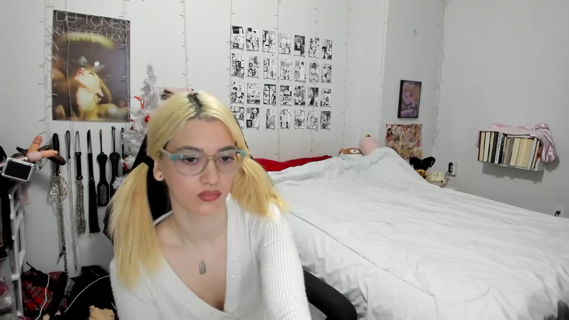 Gallery image thumbnail from AnnaTame's myfreecams stream on, 12/17/2025, 08:51 image 6 of 20